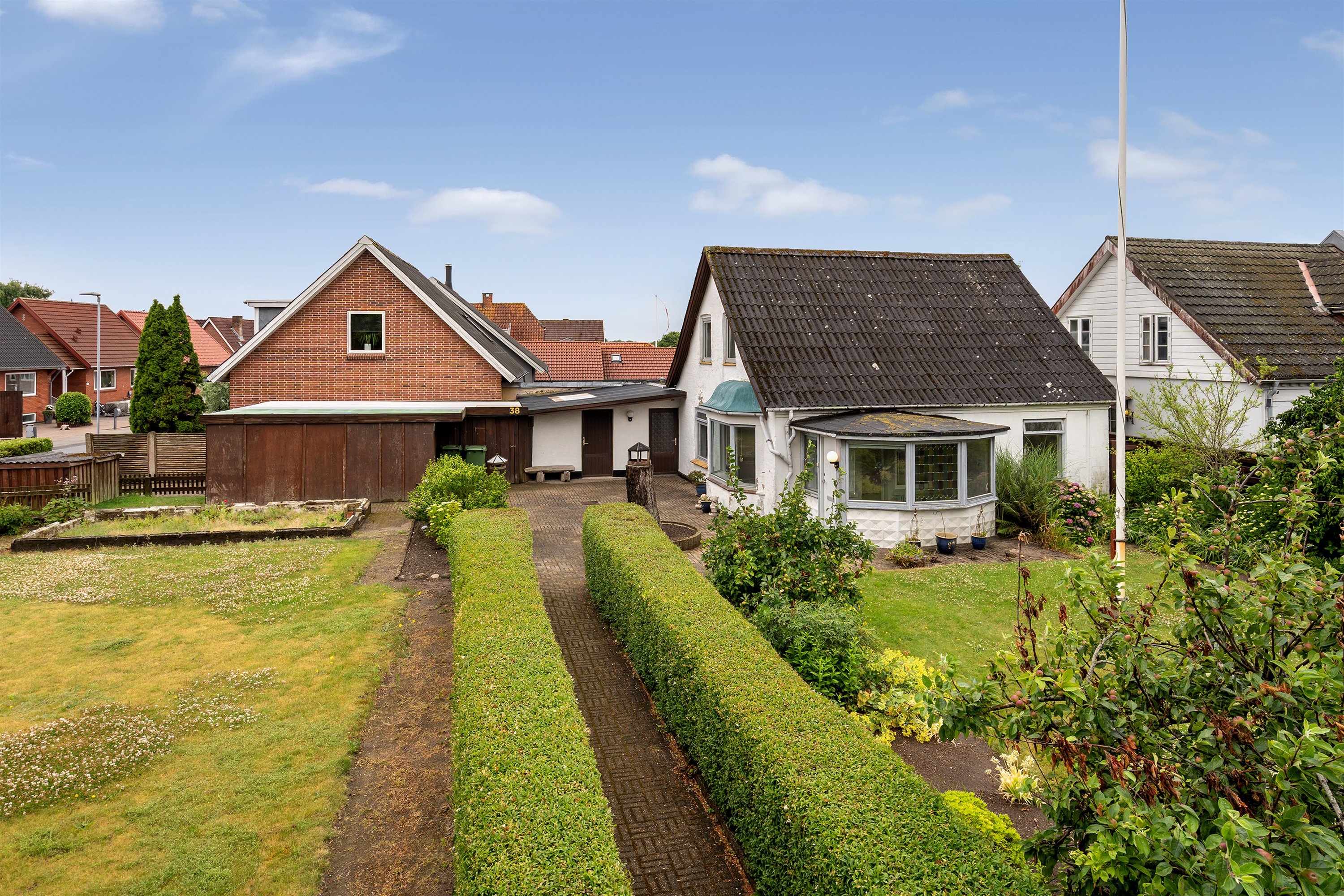 Miniaturebillede 1: ejendommen. Billede af Jagtvej 38, 6705 Esbjerg Ø