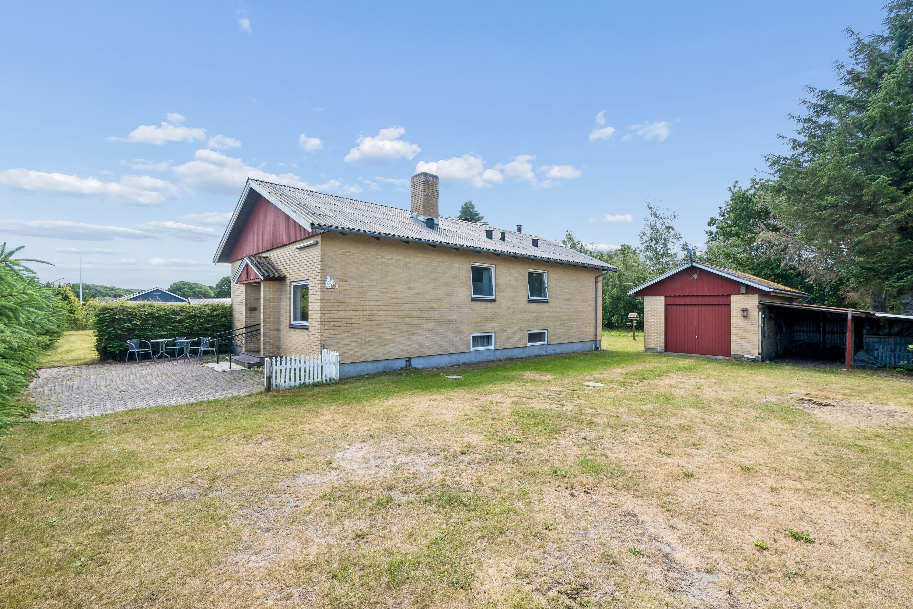 Fremhævet facade billede i fuldskærmstilstand. Billede af Holmbækvejen 9, Vesterø Havn, 9940 Læsø