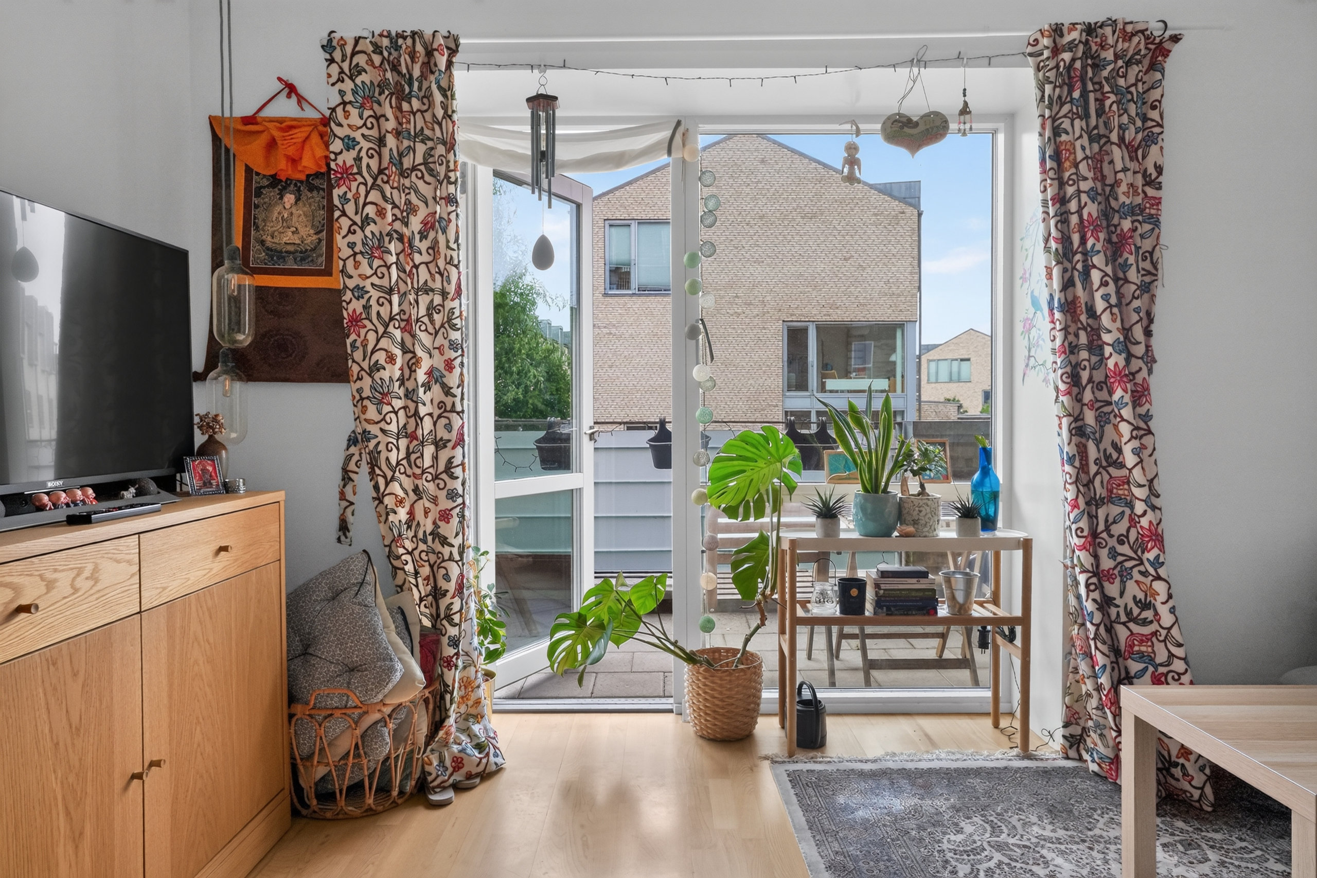 Miniaturebillede 1: stue. Billede af Buster Larsens Vej 3, st. tv., 2500 Valby