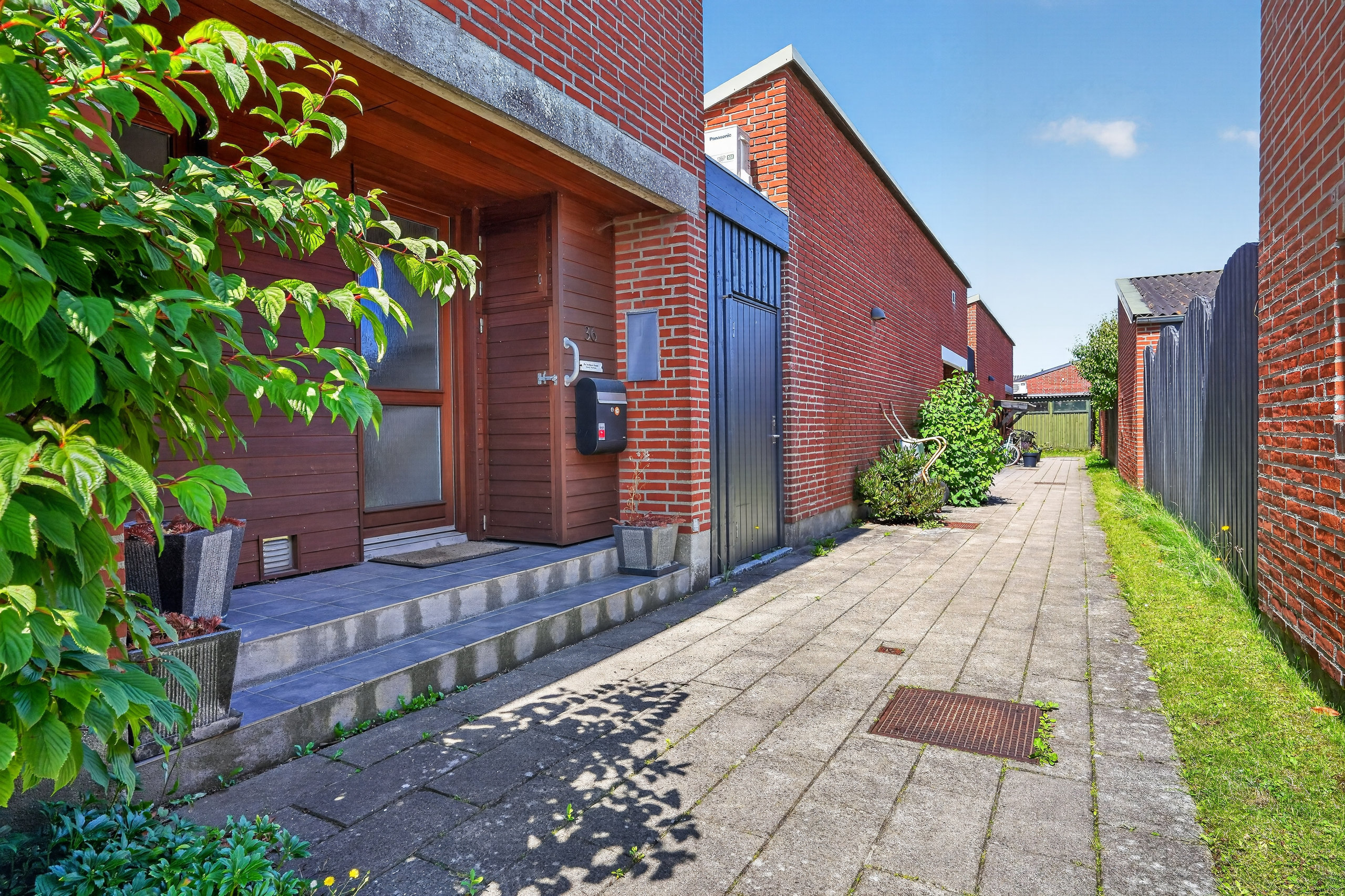 Miniaturebillede 1: ejendommen. Billede af Favrholmvænget 36, 3400 Hillerød