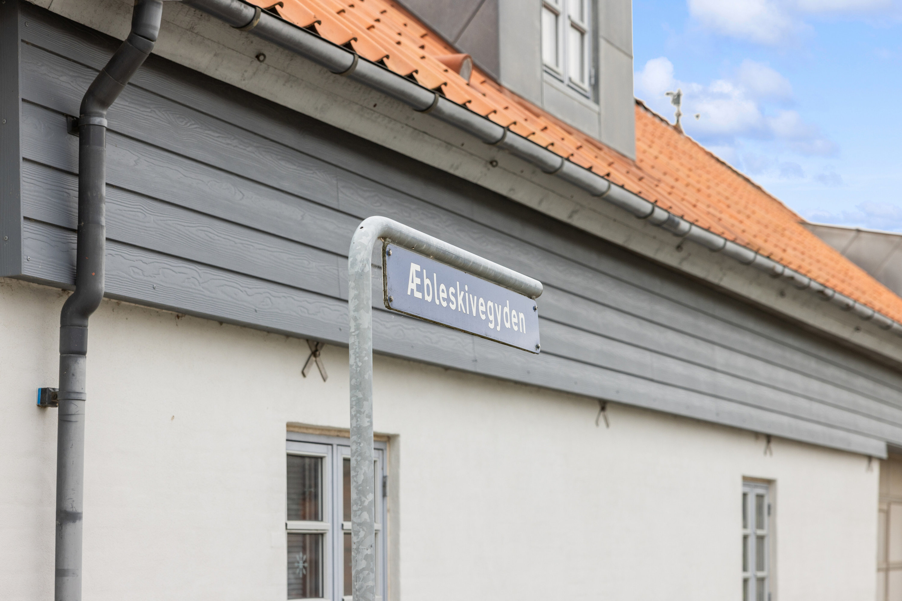 Fremhævet udendørs billede i fuldskærmstilstand. Billede af Æbleskivegyden 31, Allesø, 5270 Odense N