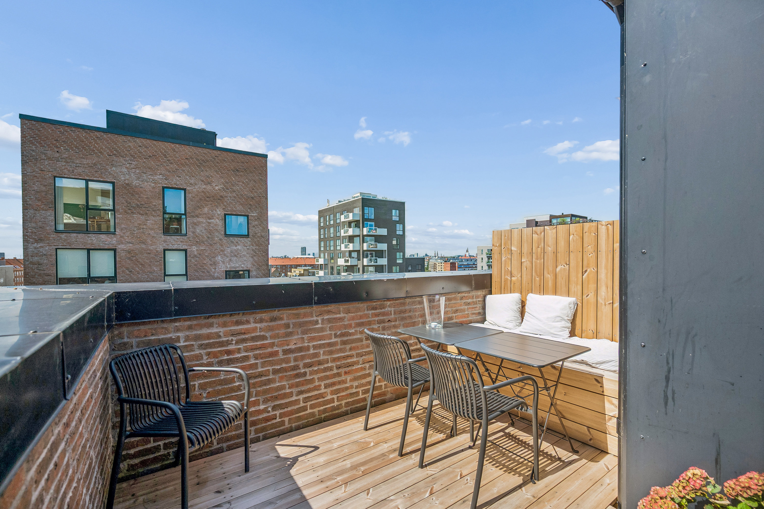Miniaturebillede 1: terrasse. Billede af Strandlodsvej 19F, 5., 2300 København S