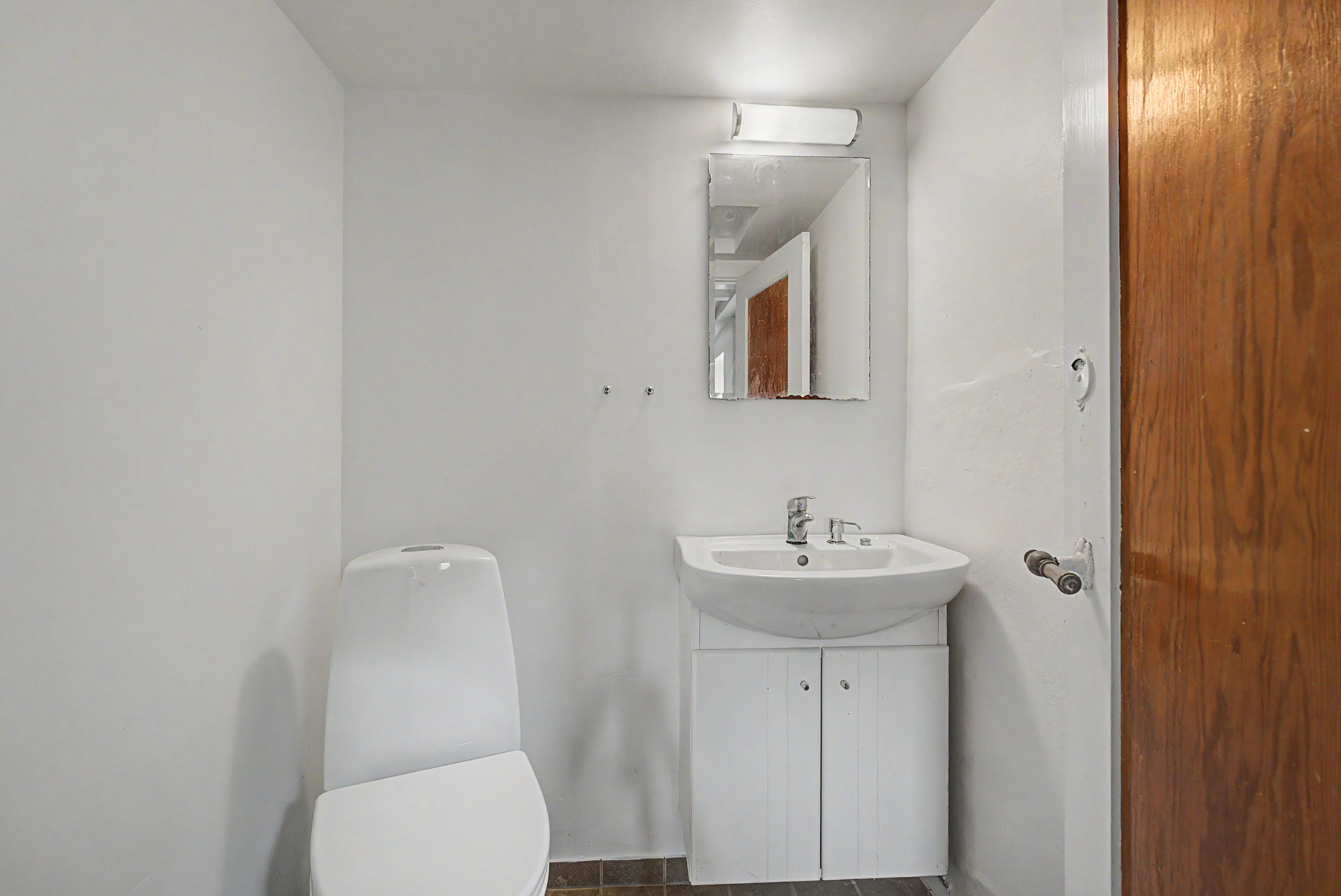 Fremhævet toilet billede i fuldskærmstilstand. Billede af Gaabensevej 228, Stubberup, 4800 Nykøbing F