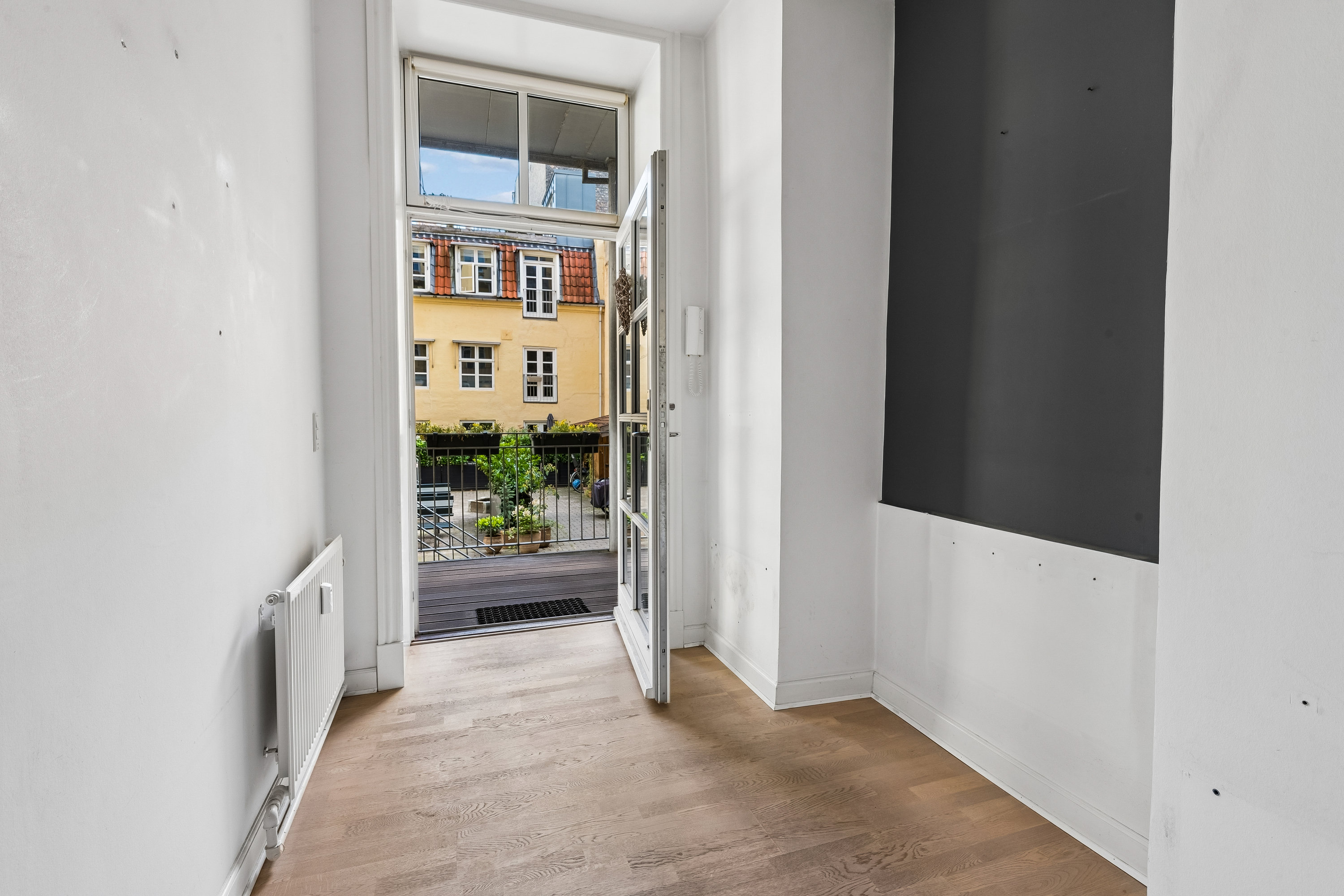 Fremhævet gang billede i fuldskærmstilstand. Billede af Store Kongensgade 92A, st., 1264 København K