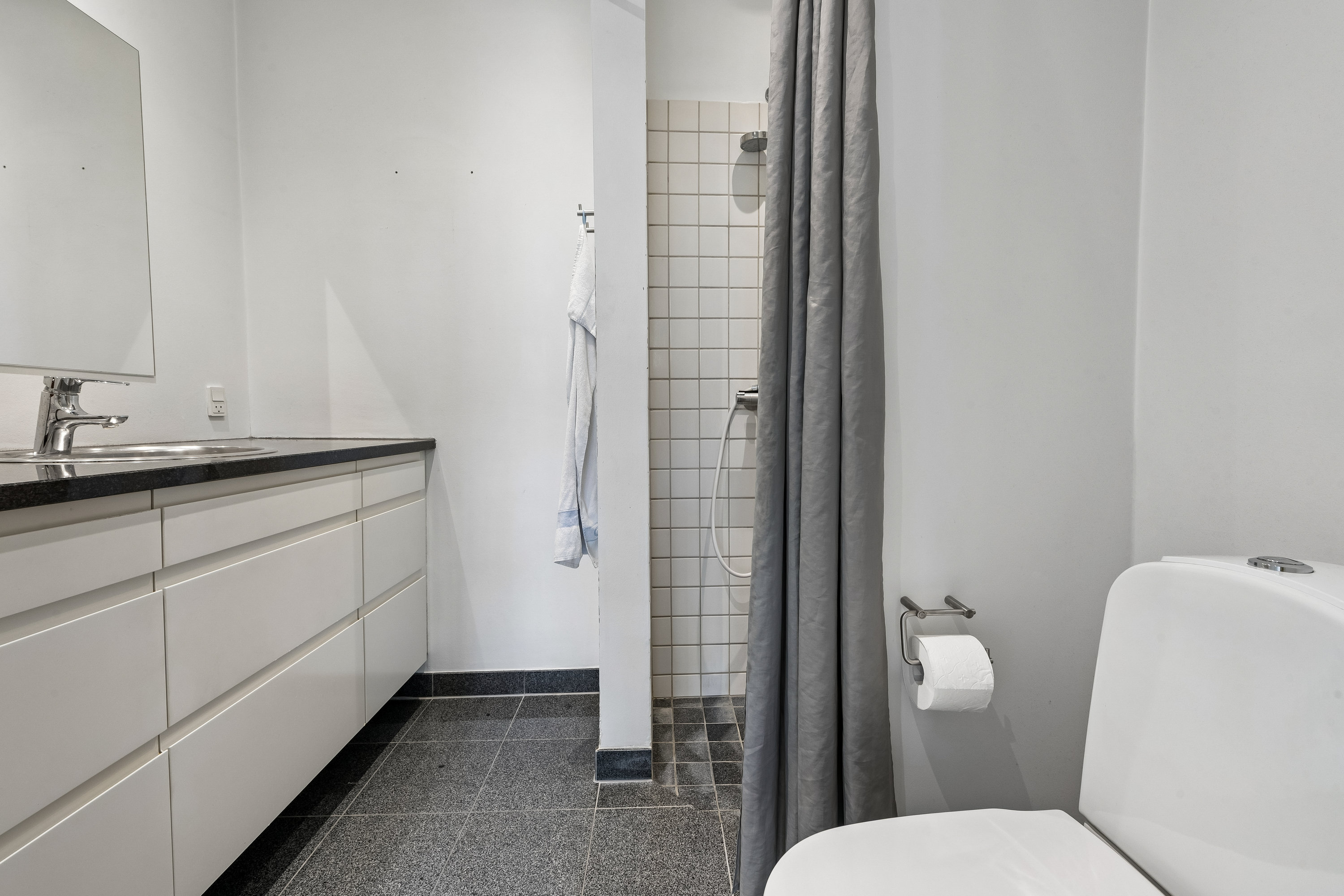 Fremhævet badeværelse billede i fuldskærmstilstand. Billede af Store Kongensgade 92A, st., 1264 København K