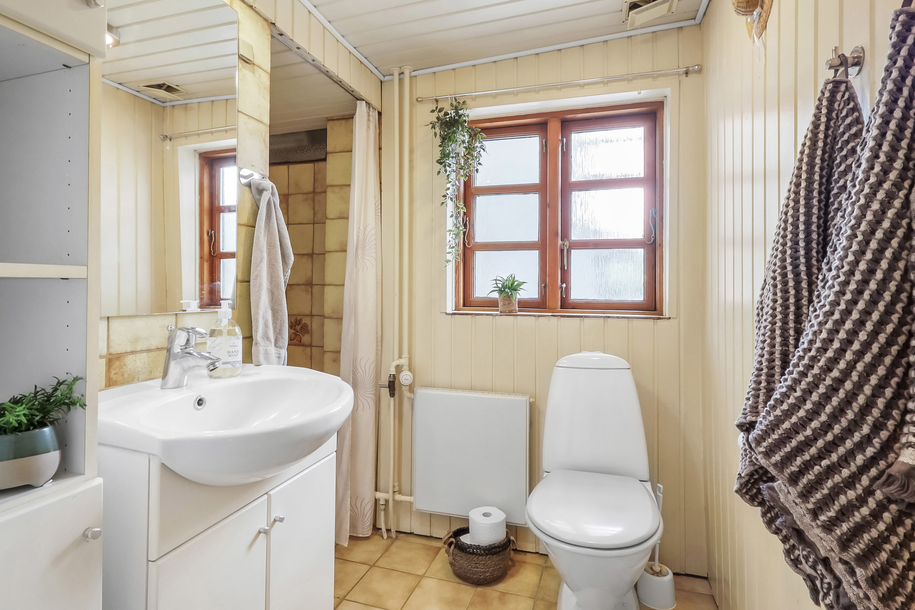 Fremhævet badeværelse billede i fuldskærmstilstand. Billede af Stubshovedvej 12, 5884 Gudme