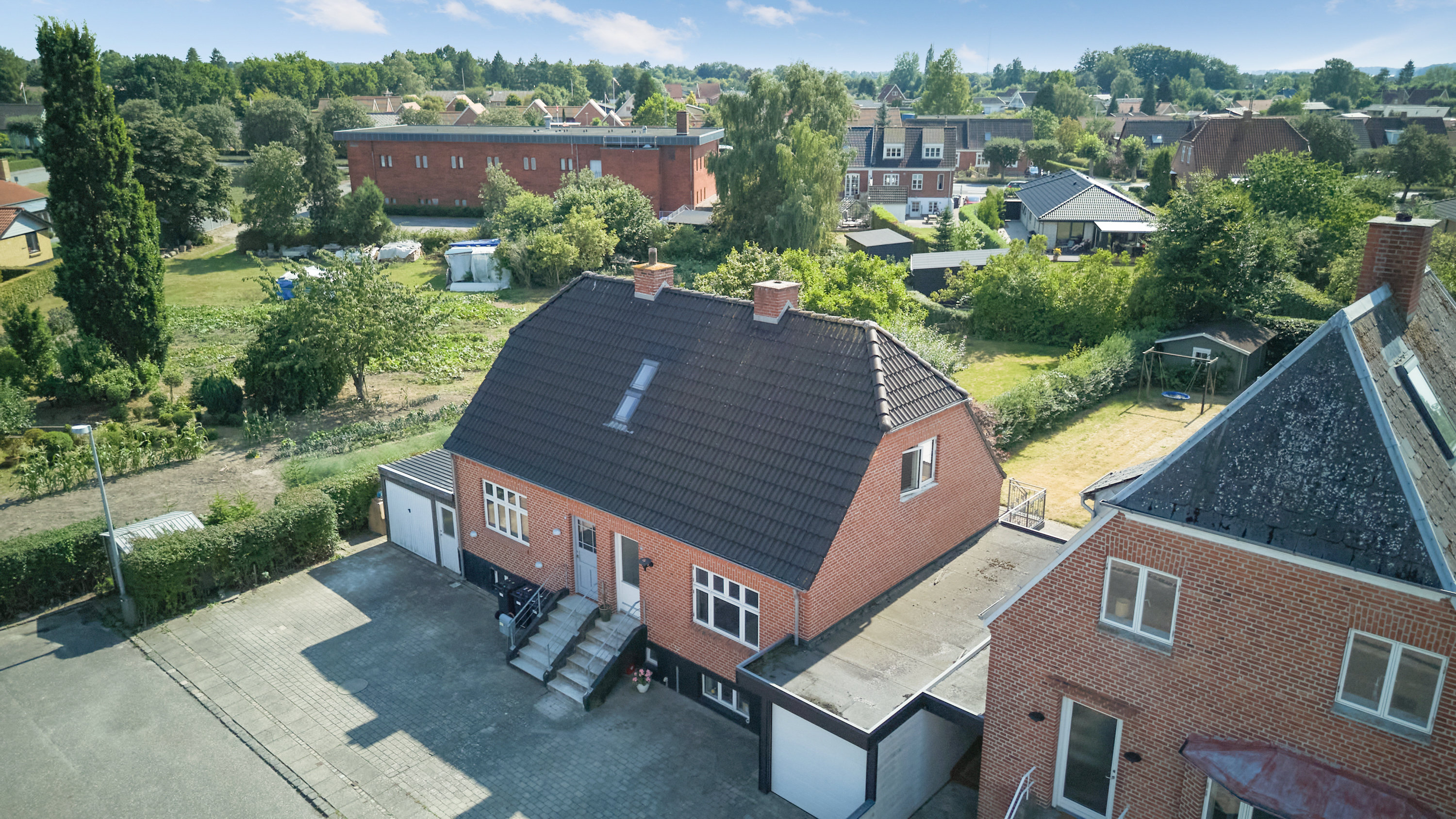 Fremhævet facade billede i fuldskærmstilstand. Billede af Fredenslundsvej 10, 5500 Middelfart