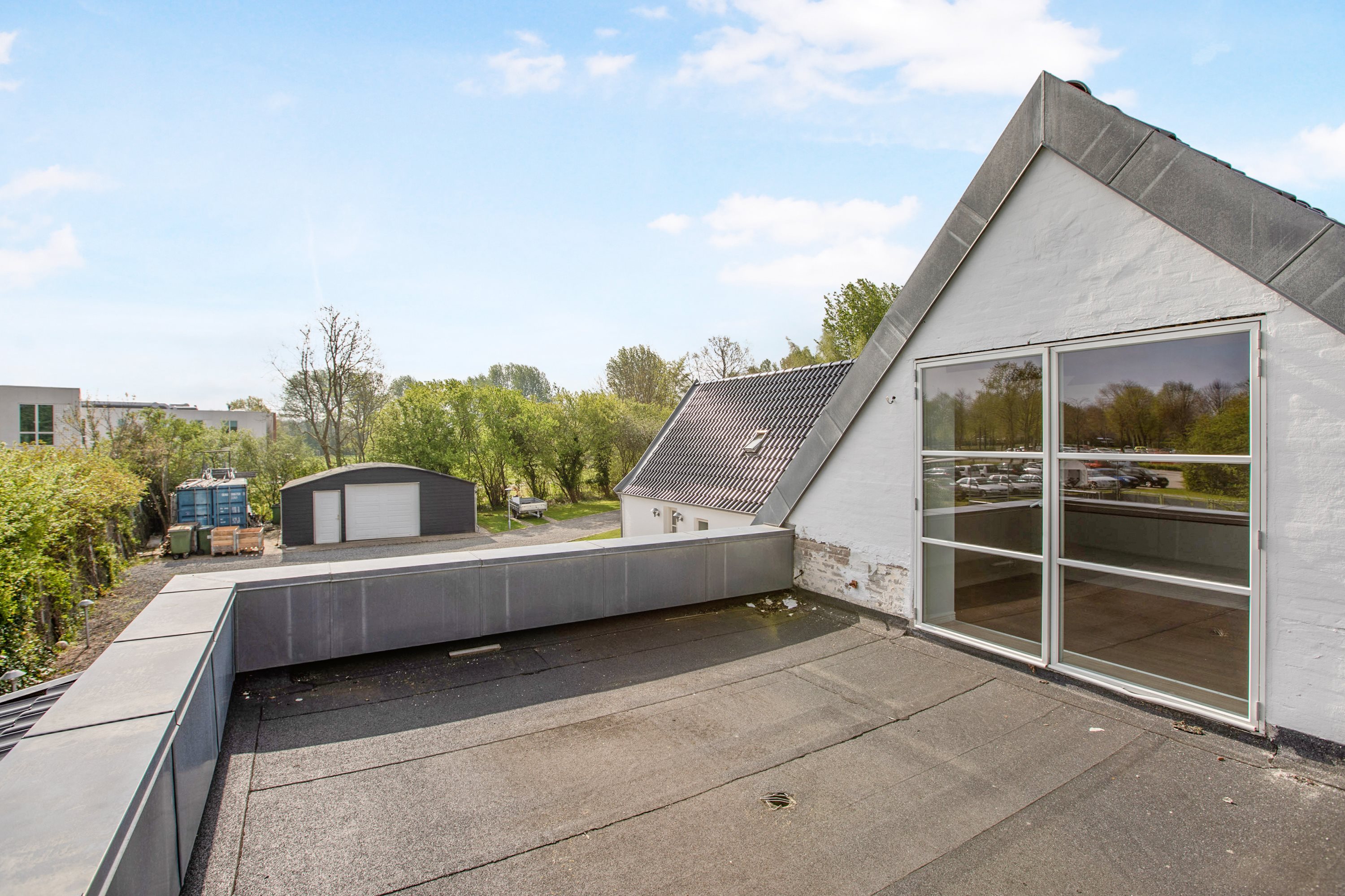 Fremhævet terrasse billede i fuldskærmstilstand. Billede af Unsbjergvej 34, Tornbjerg, 5220 Odense SØ