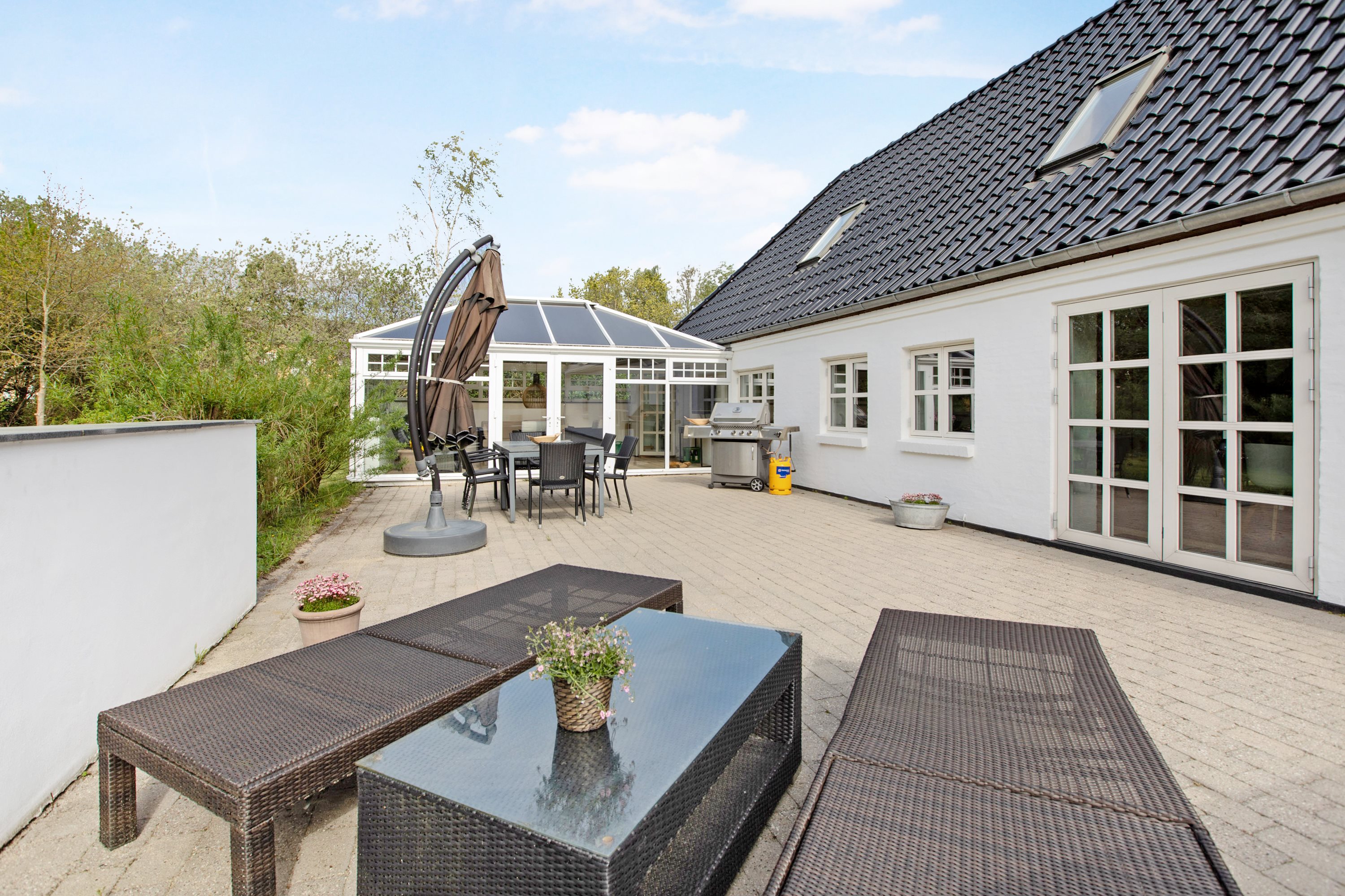 Fremhævet terrasse billede i fuldskærmstilstand. Billede af Unsbjergvej 34, Tornbjerg, 5220 Odense SØ