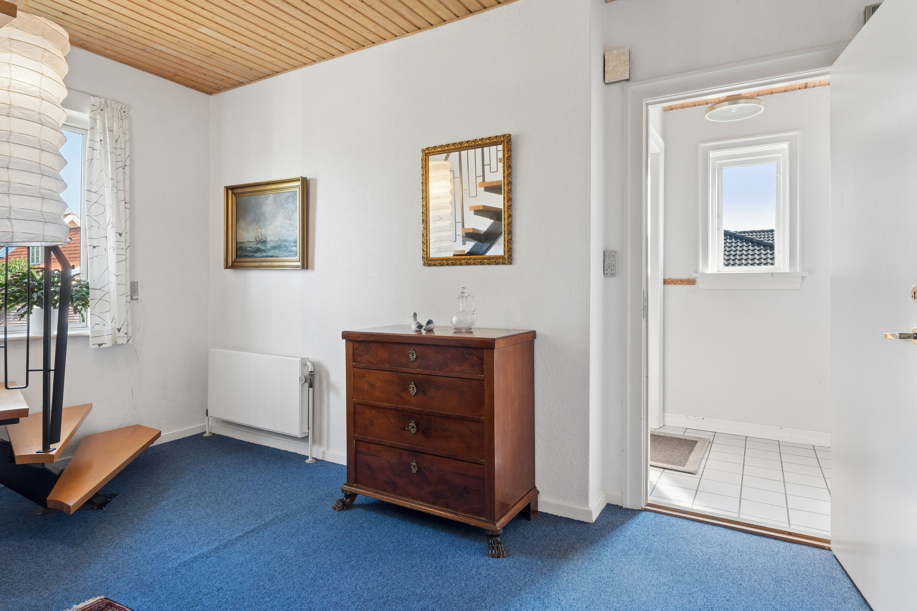 Fremhævet hall billede i fuldskærmstilstand. Billede af Egevej 11, 2970 Hørsholm