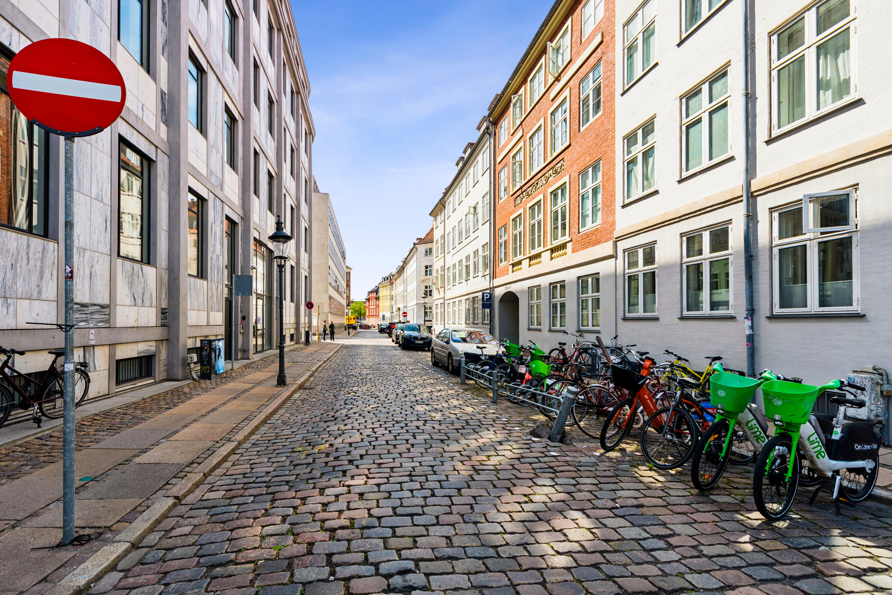 Fremhævet andet billede i fuldskærmstilstand. Billede af Laksegade 20B, st. tv., 1063 København K