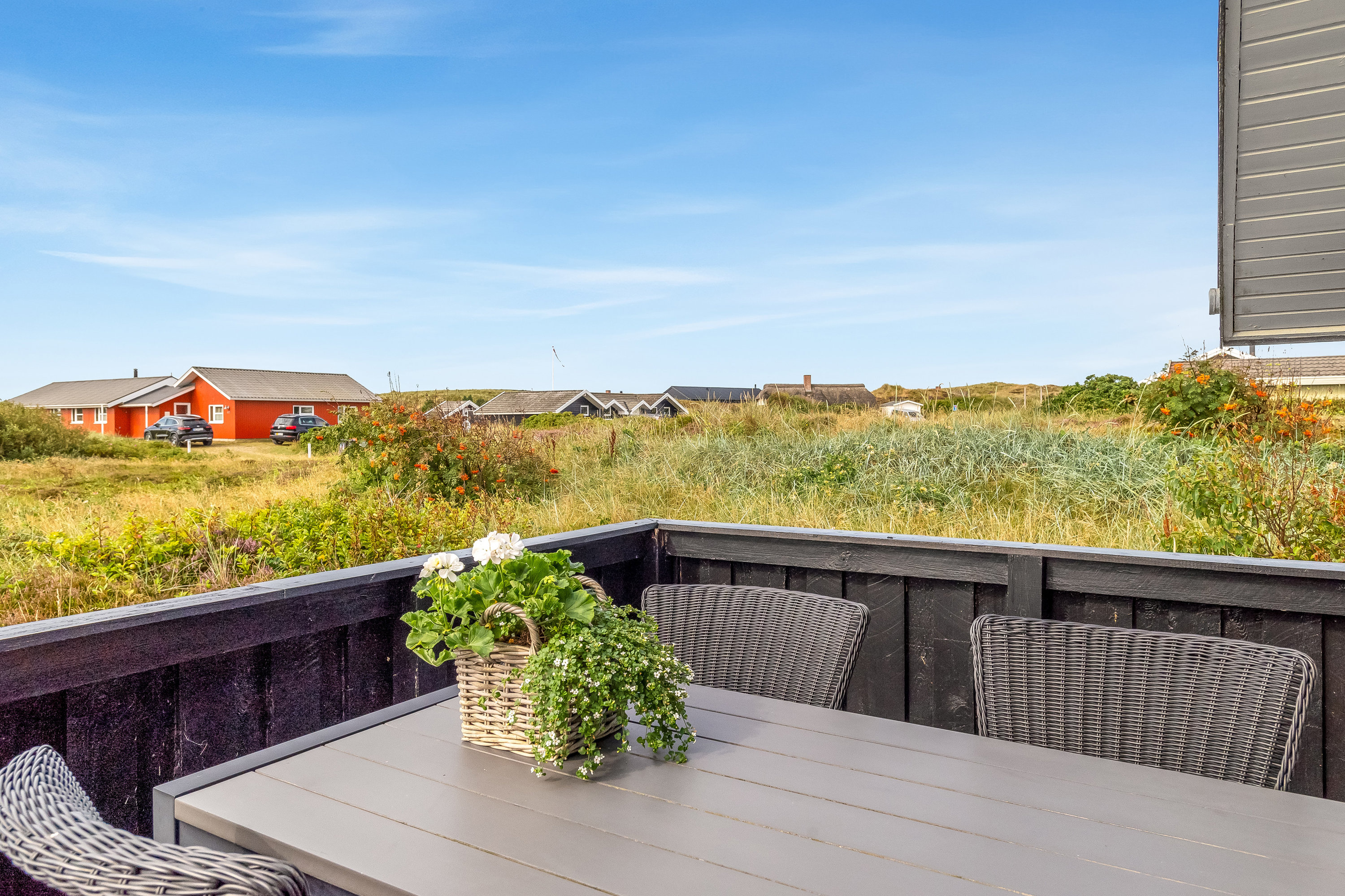 Fremhævet terrasse billede i fuldskærmstilstand. Billede af Bilbergsvej 46, Bjerregaard, 6960 Hvide Sande