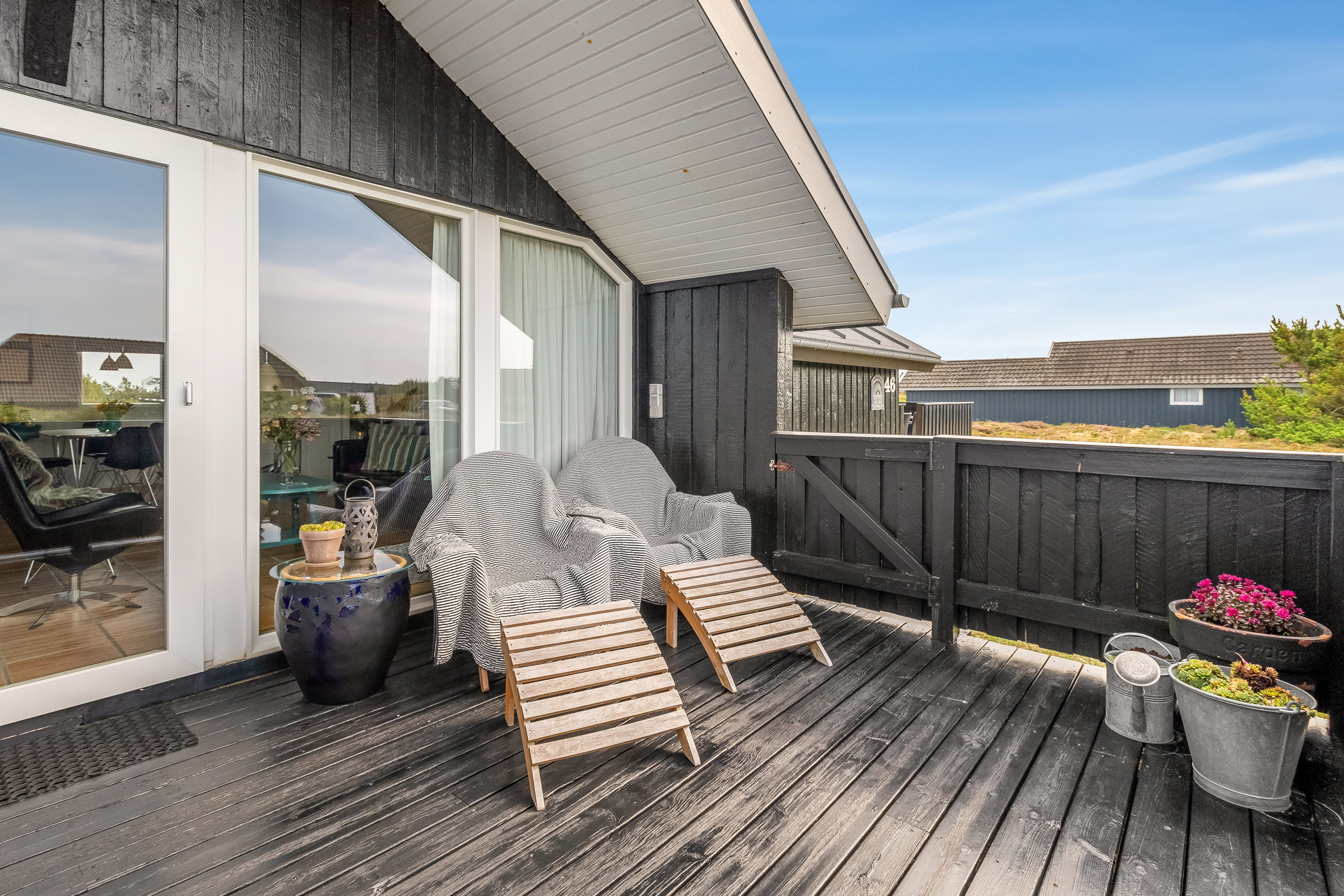 Fremhævet terrasse billede i fuldskærmstilstand. Billede af Bilbergsvej 46, Bjerregaard, 6960 Hvide Sande
