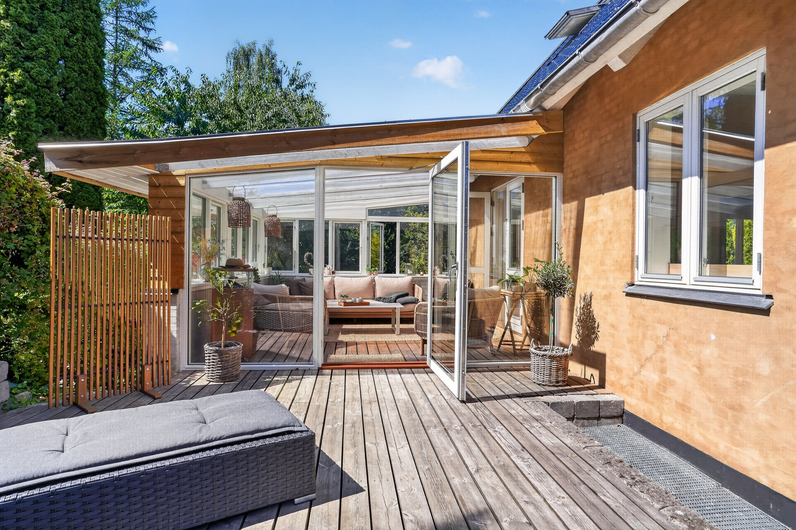 Fremhævet terrasse billede i fuldskærmstilstand. Billede af Skovvænget 29, 3480 Fredensborg