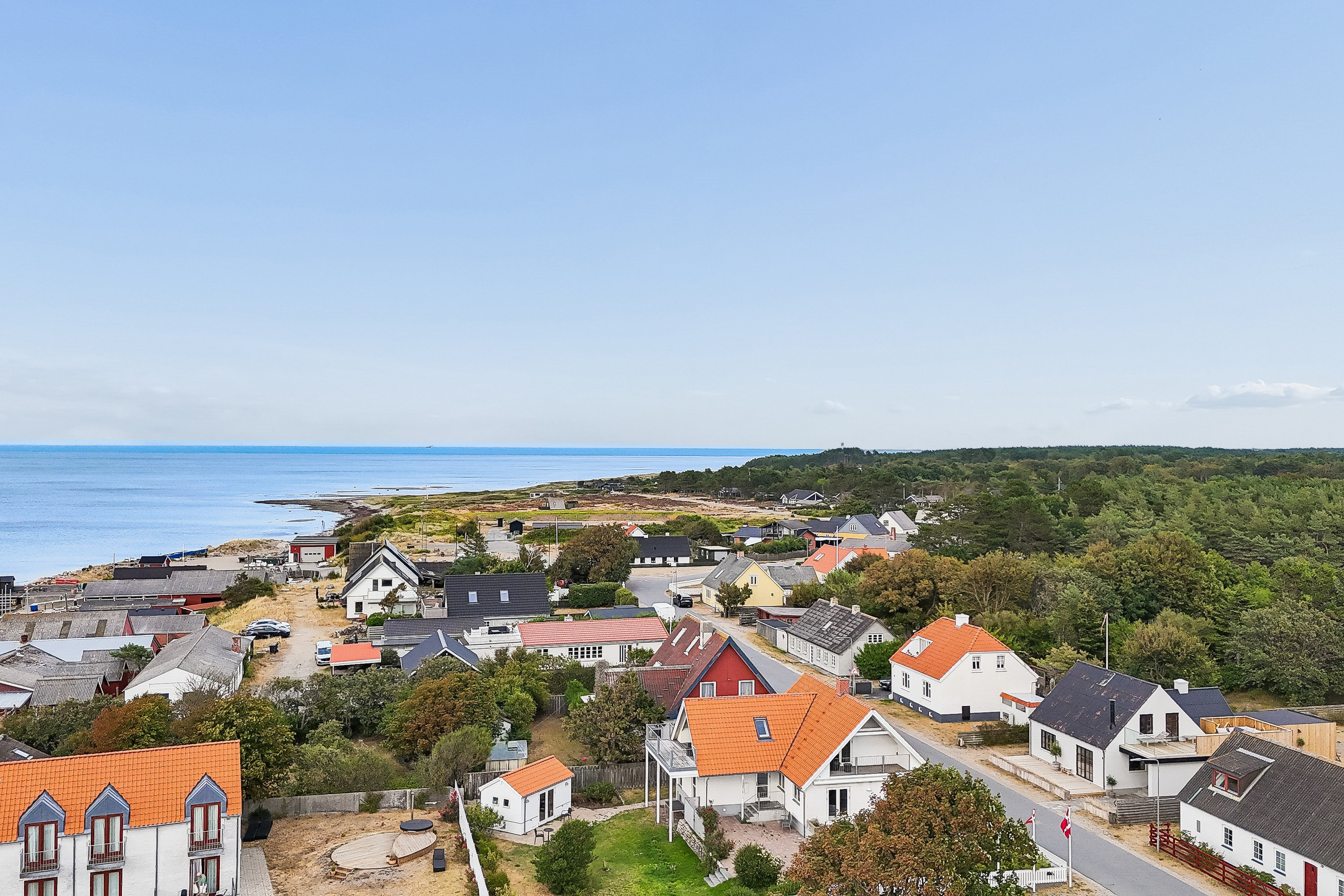 Fremhævet luftfoto billede i fuldskærmstilstand. Billede af Plantagevej 7, Vesterø, 9940 Læsø