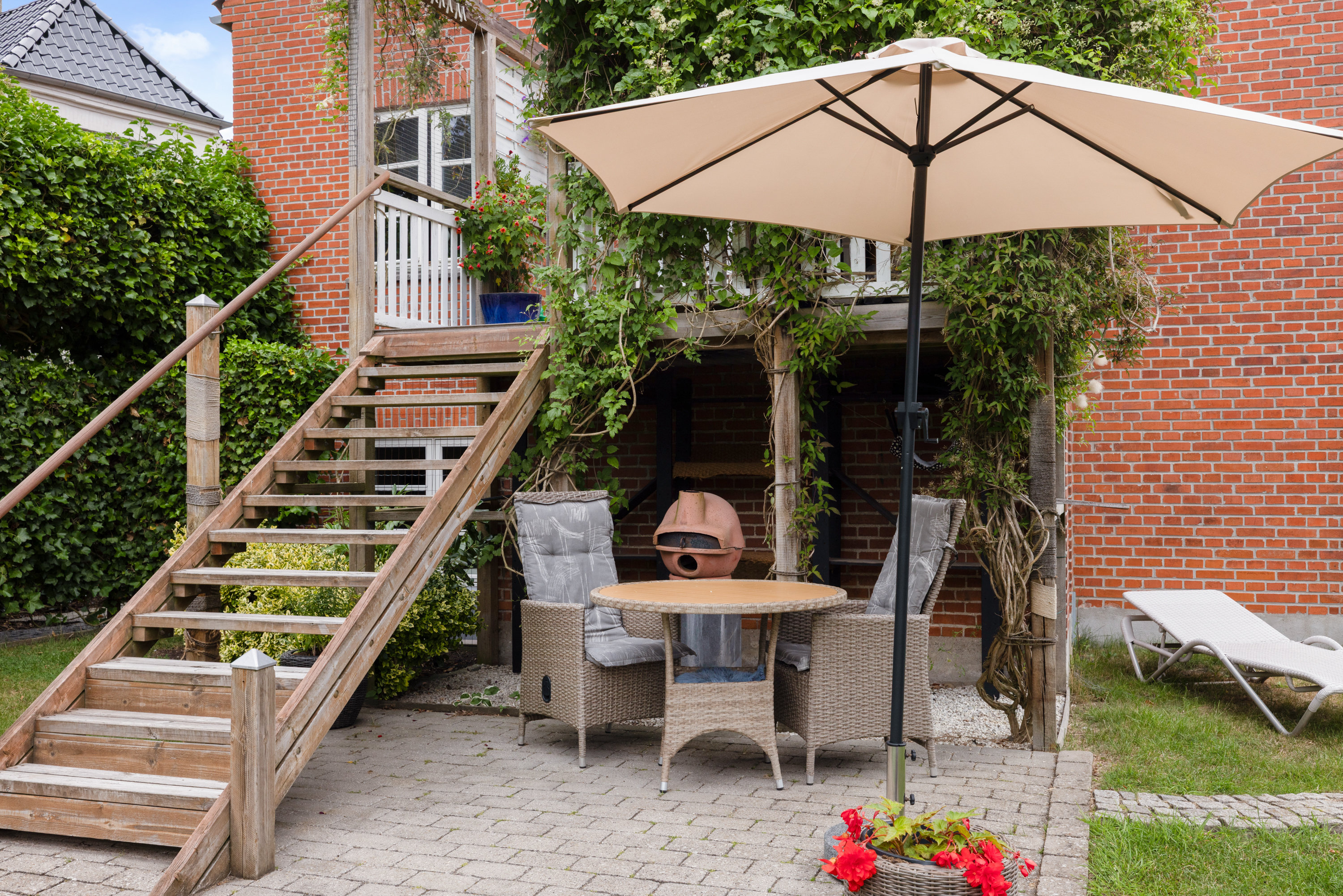 Fremhævet overdækket terrasse billede i fuldskærmstilstand. Billede af Højdevej 10, 2750 Ballerup