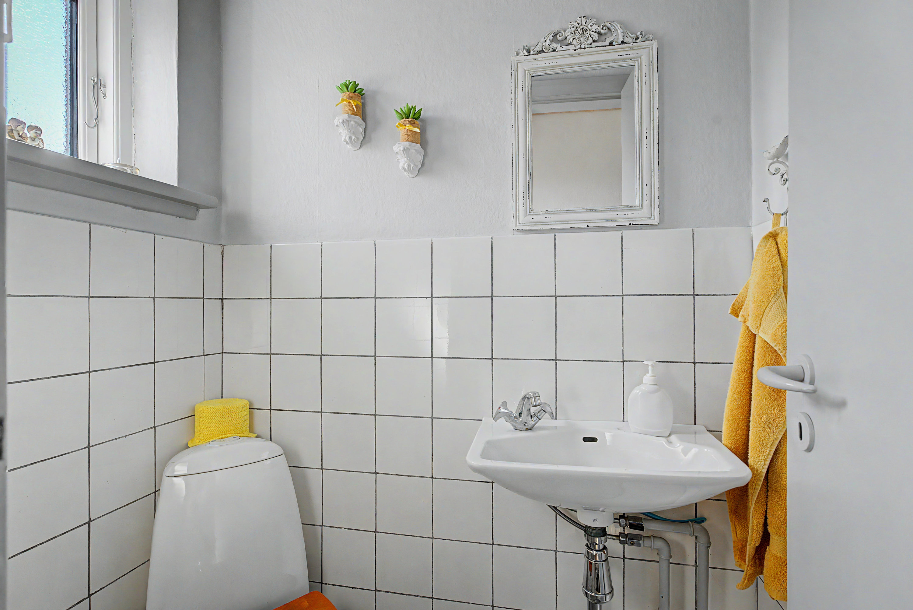 Fremhævet toilet billede i fuldskærmstilstand. Billede af Neckelmannsgade 26, 4800 Nykøbing F