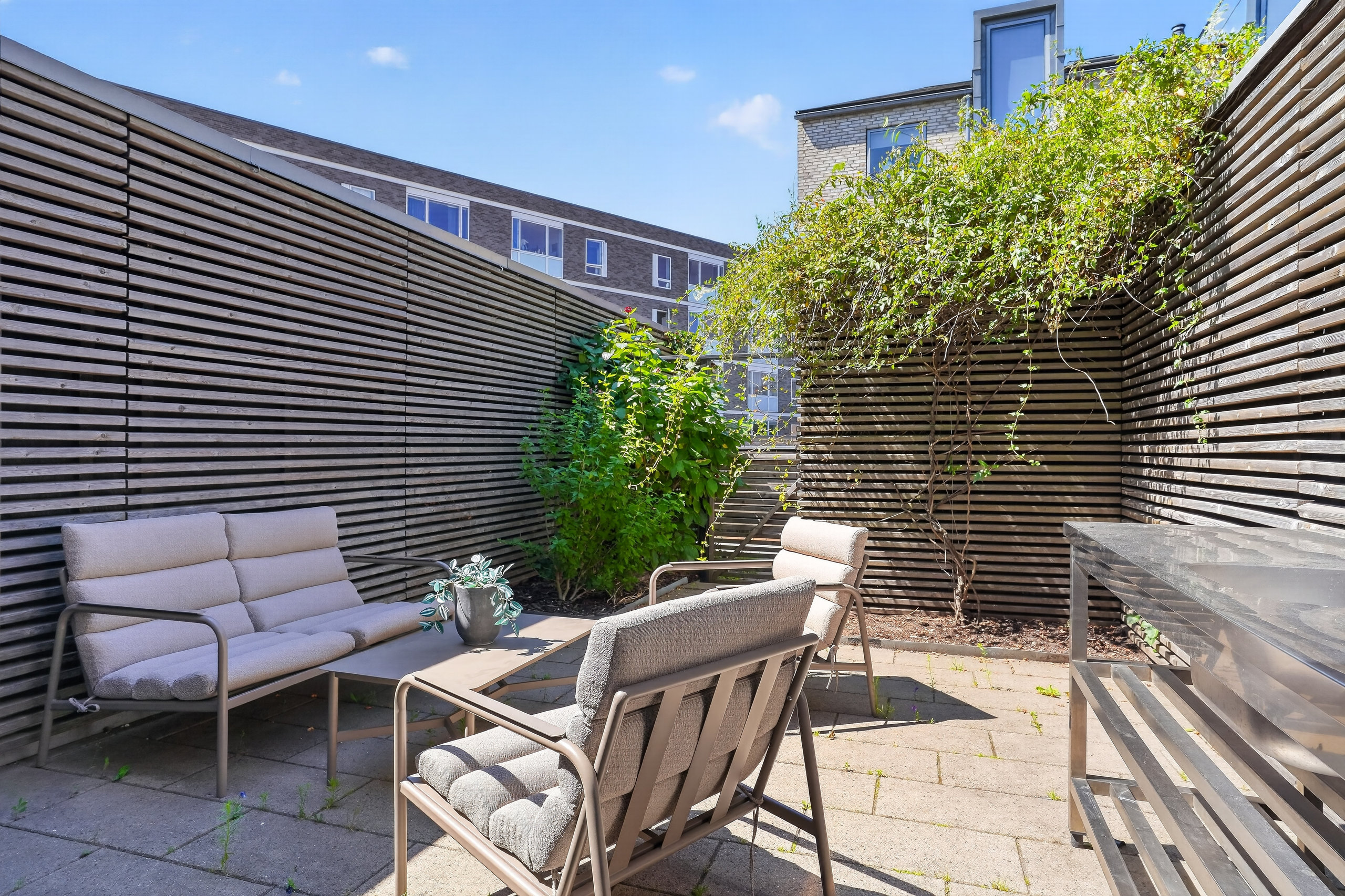 Miniaturebillede 1: terrasse. Billede af Lily Brobergs Vej 5, 2500 Valby