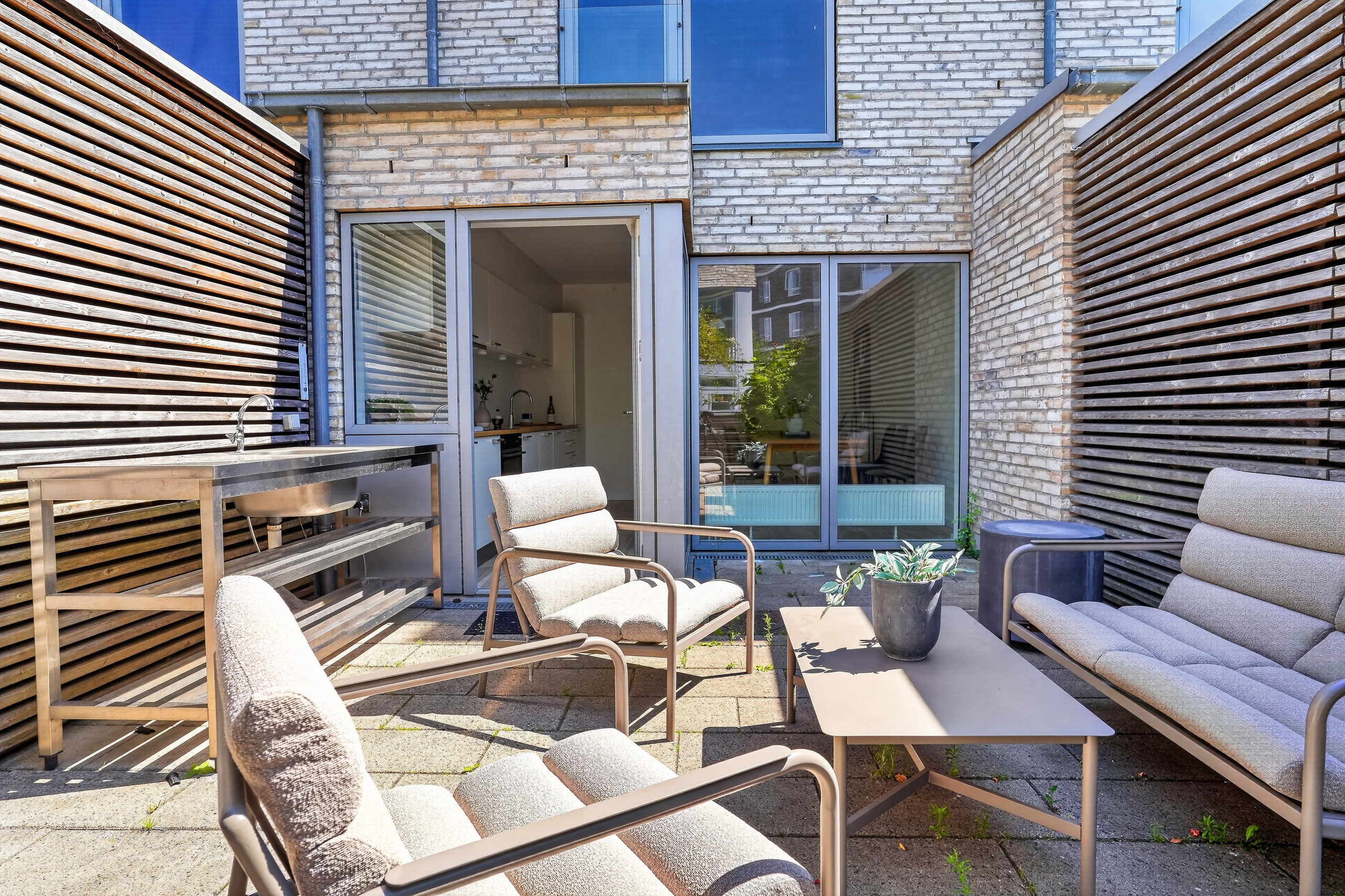 Fremhævet terrasse billede i fuldskærmstilstand. Billede af Lily Brobergs Vej 5, 2500 Valby
