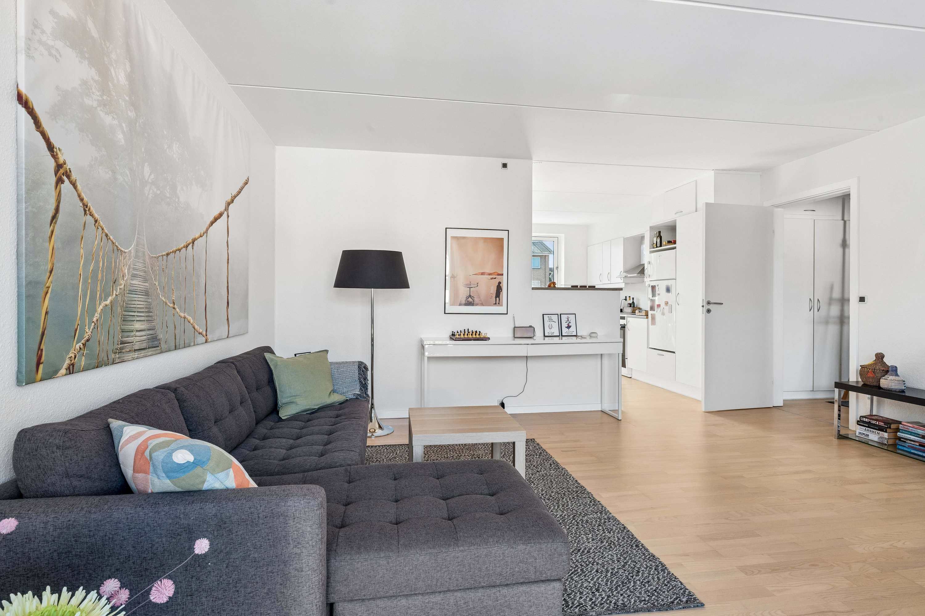 Fremhævet stue billede i fuldskærmstilstand. Billede af Sønderbro 4B, 3. th., 9000 Aalborg