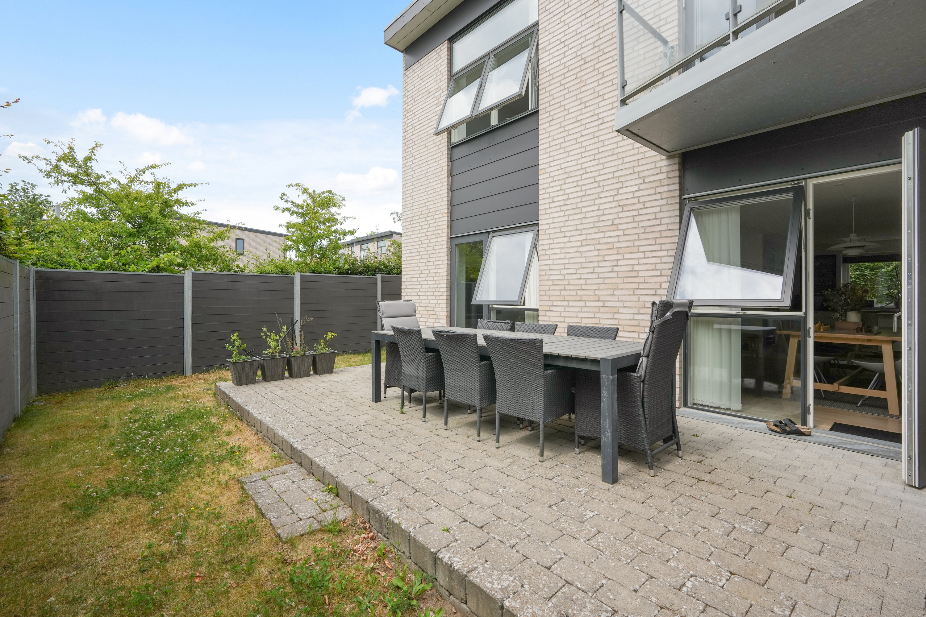 Fremhævet terrasse billede i fuldskærmstilstand. Billede af Søholmen 25, 2760 Måløv