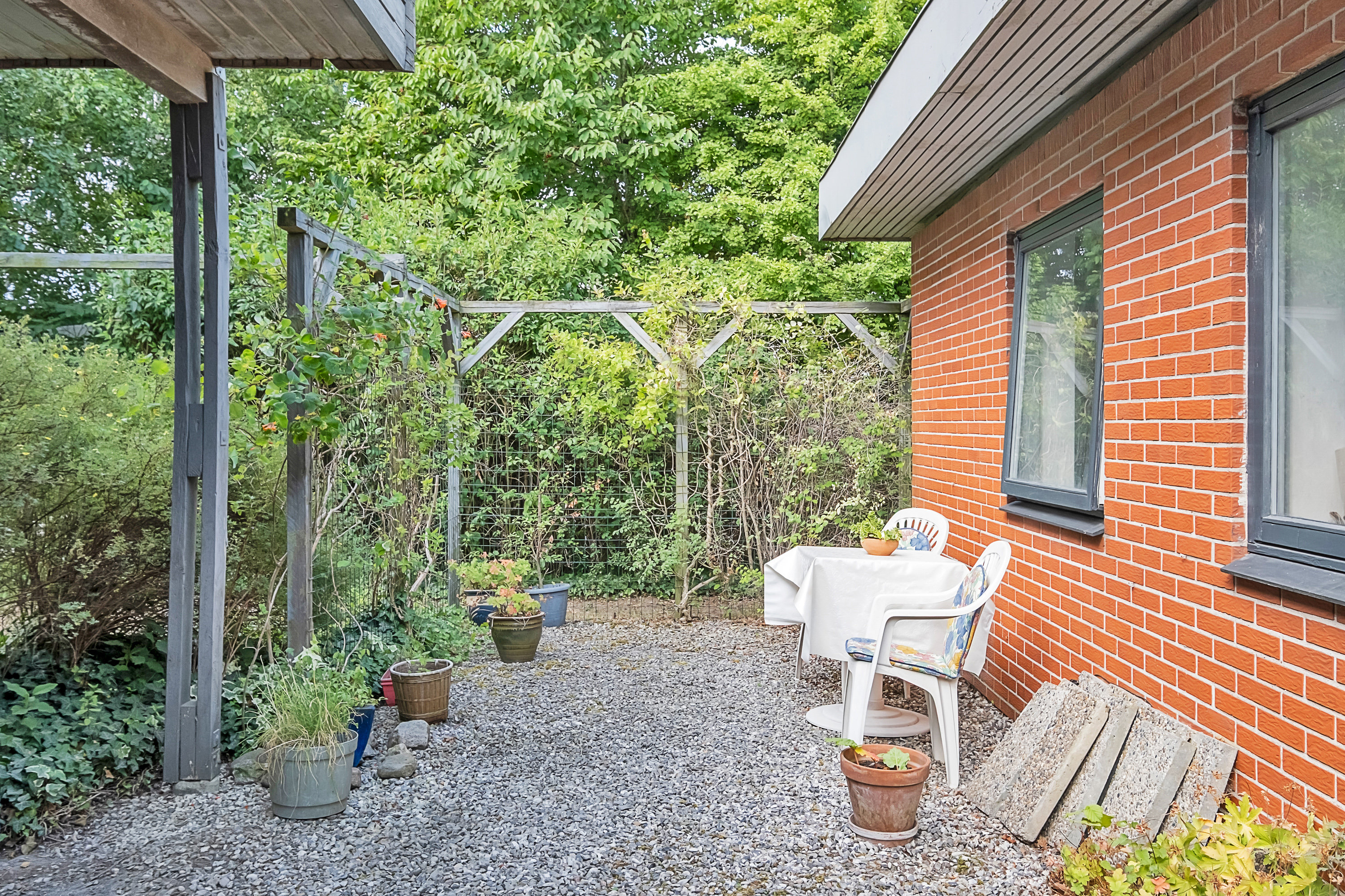 Fremhævet terrasse billede i fuldskærmstilstand. Billede af Møgelgårdsvej 30, 8520 Lystrup