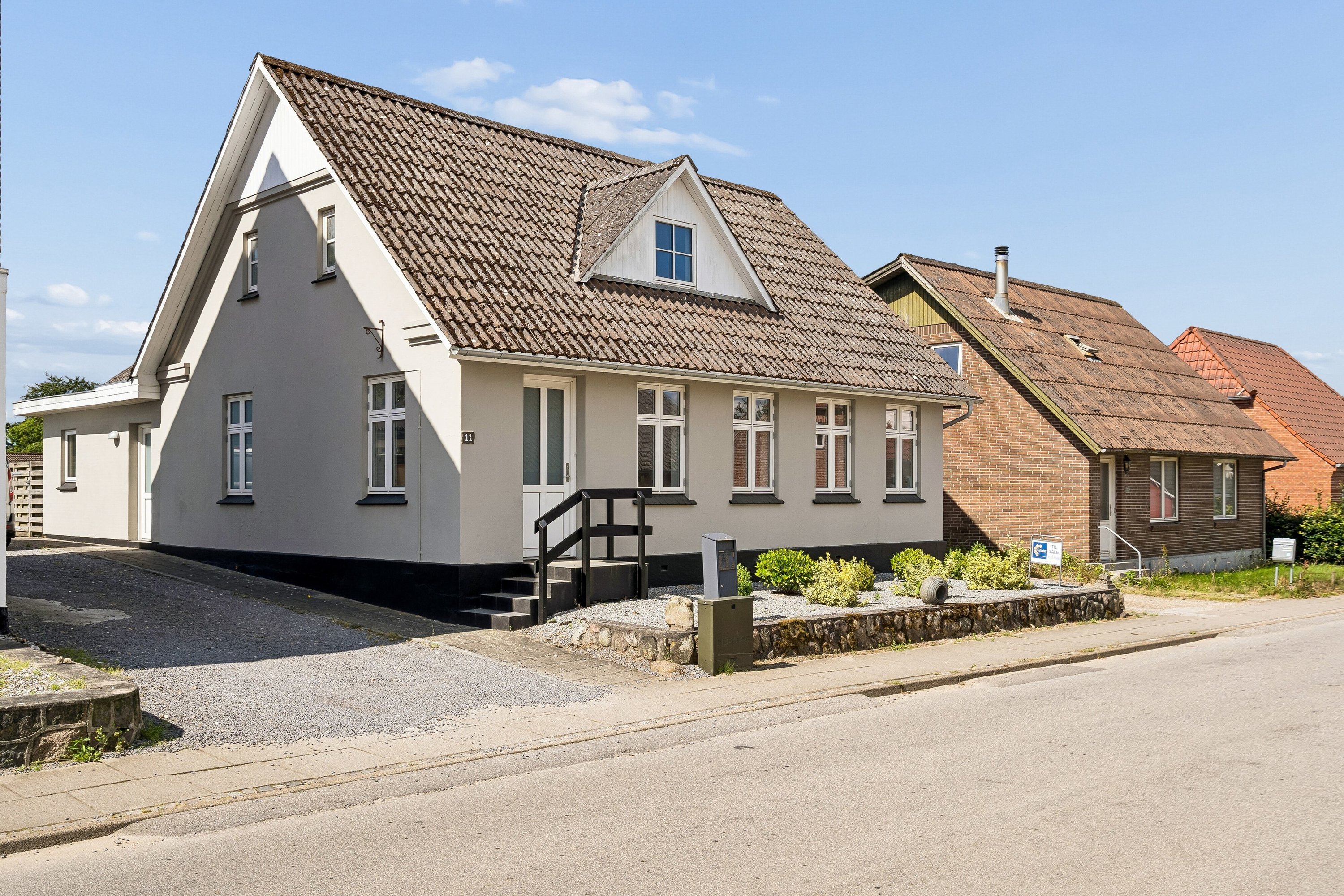 Fremhævet set fra vejen billede i fuldskærmstilstand. Billede af Kirkevej 11, 6040 Egtved