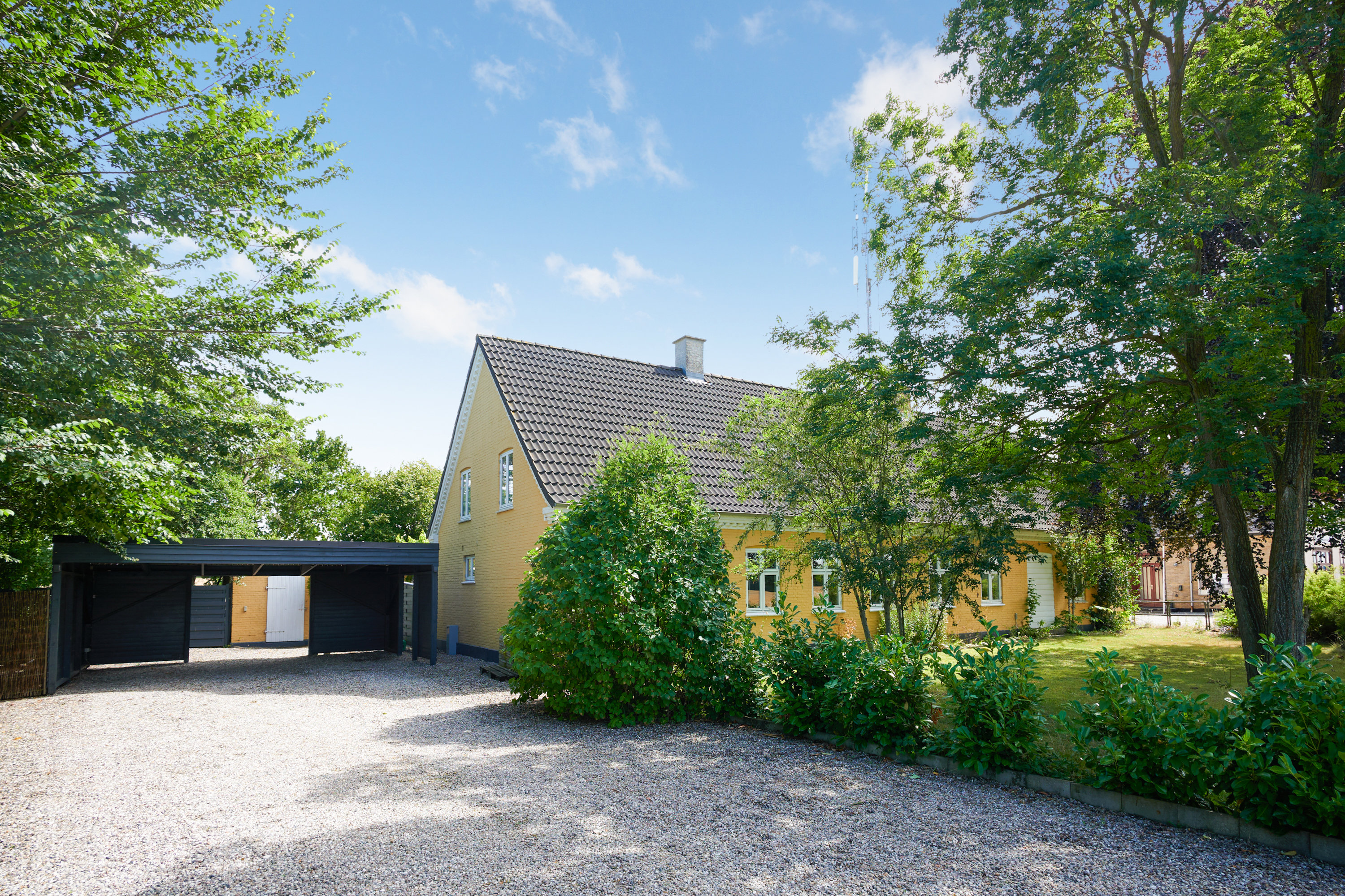 Fremhævet facade billede i fuldskærmstilstand. Billede af Odensevej 56, Hjulby, 5800 Nyborg