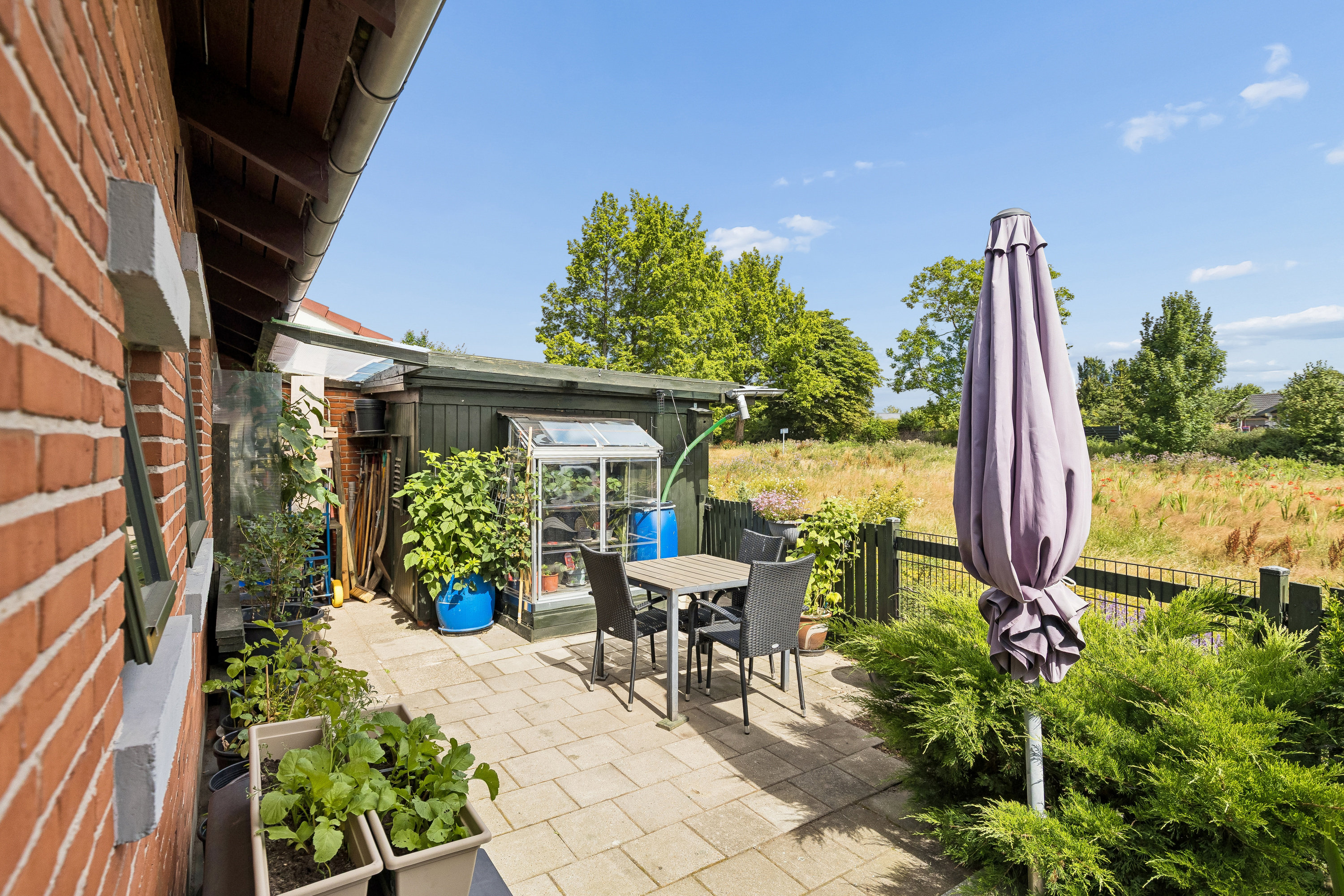 Fremhævet terrasse billede i fuldskærmstilstand. Billede af Bøgelunden 21, 8722 Hedensted