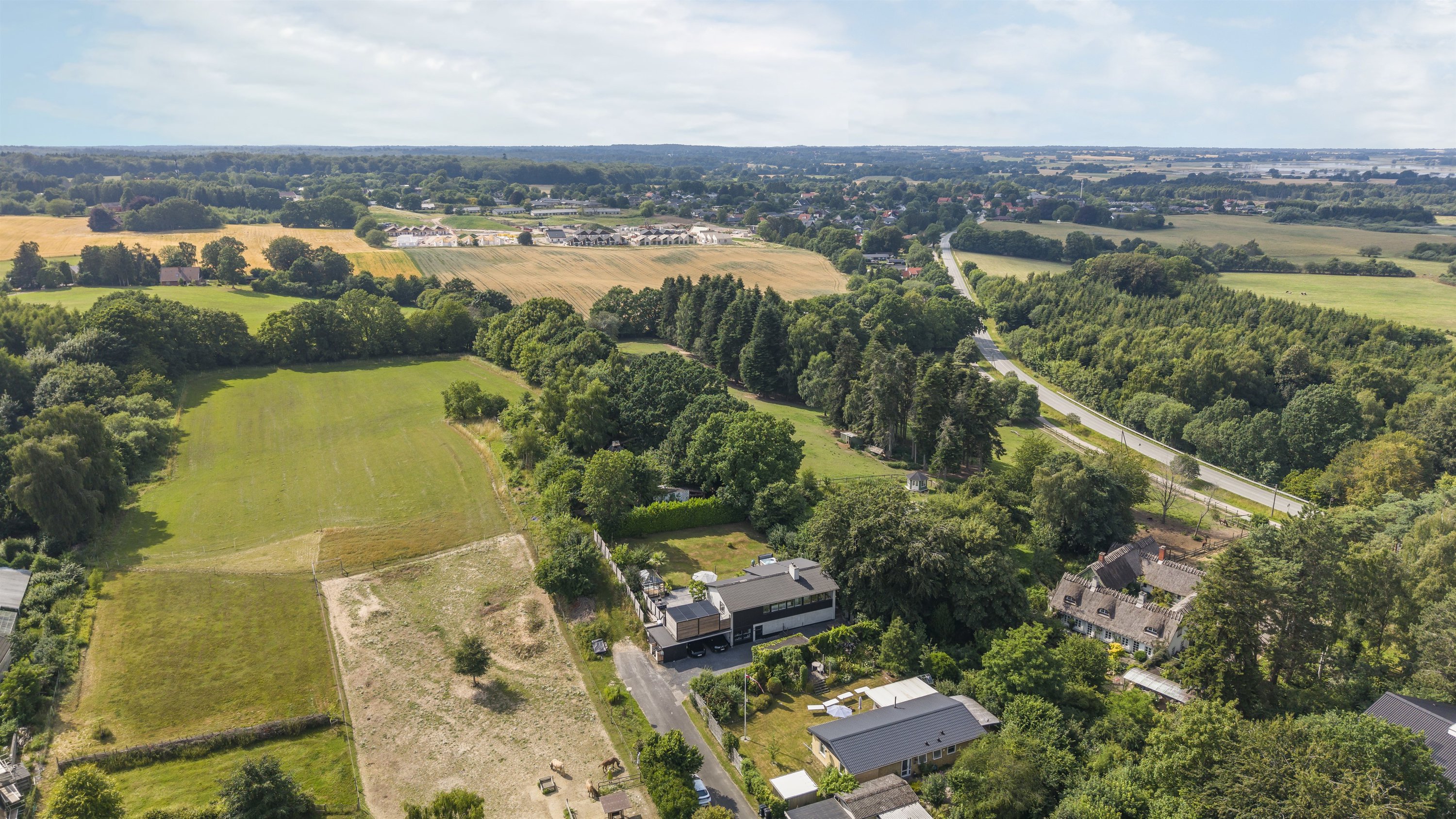 Fremhævet andet billede i fuldskærmstilstand. Billede af Damhusvej 4, Esbønderup Skovhuse, 3230 Græsted