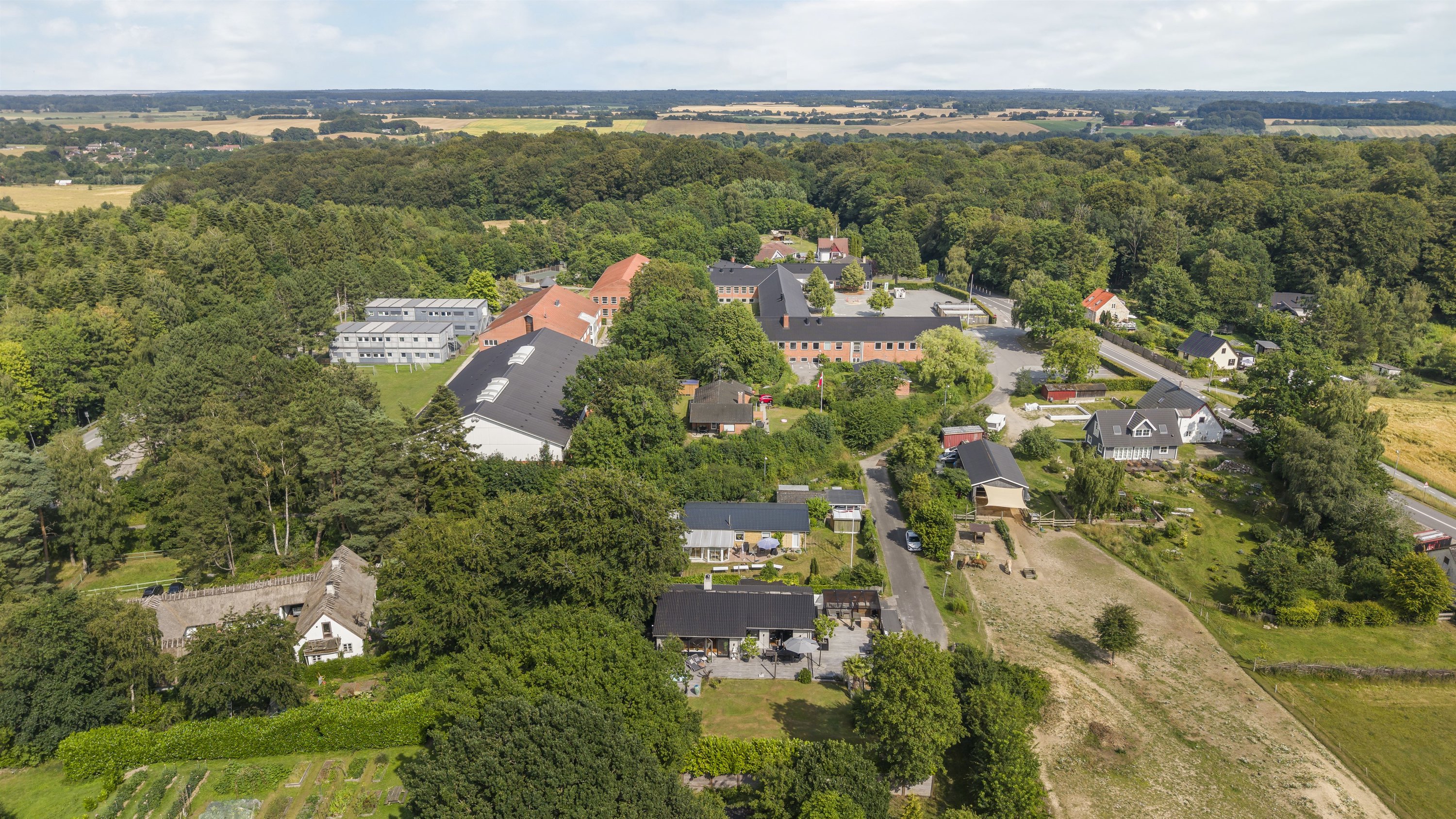 Fremhævet andet billede i fuldskærmstilstand. Billede af Damhusvej 4, Esbønderup Skovhuse, 3230 Græsted