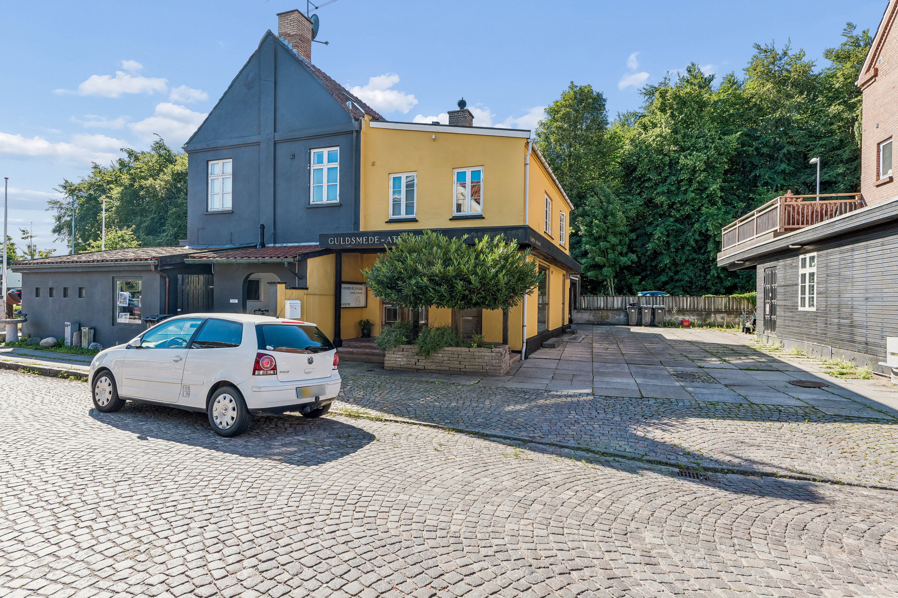 Fremhævet andet billede i fuldskærmstilstand. Billede af Pennehave 16, 2960 Rungsted Kyst