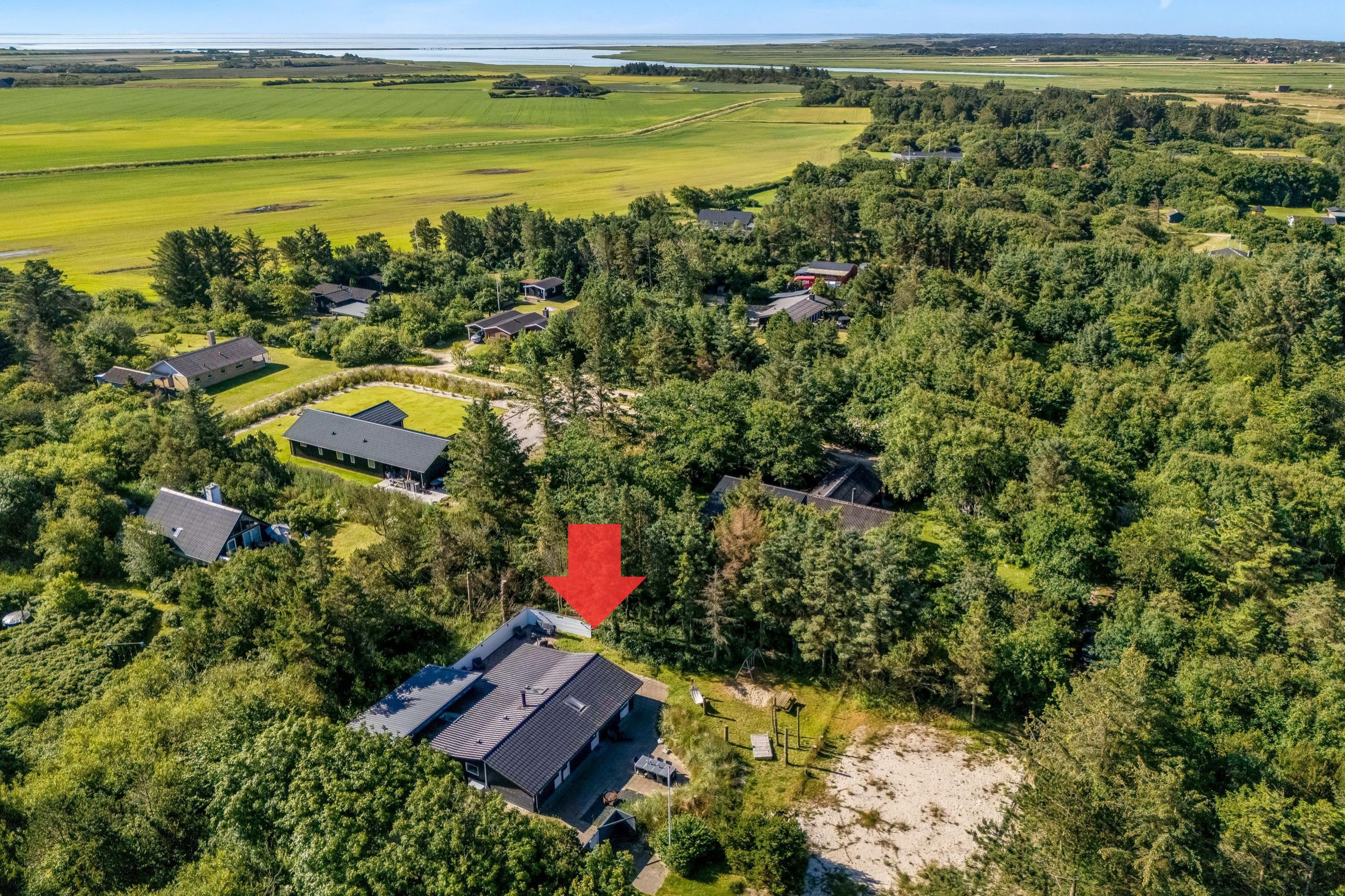 Fremhævet  billede i fuldskærmstilstand. Billede af Egernvej 13, Kleve, 6950 Ringkøbing