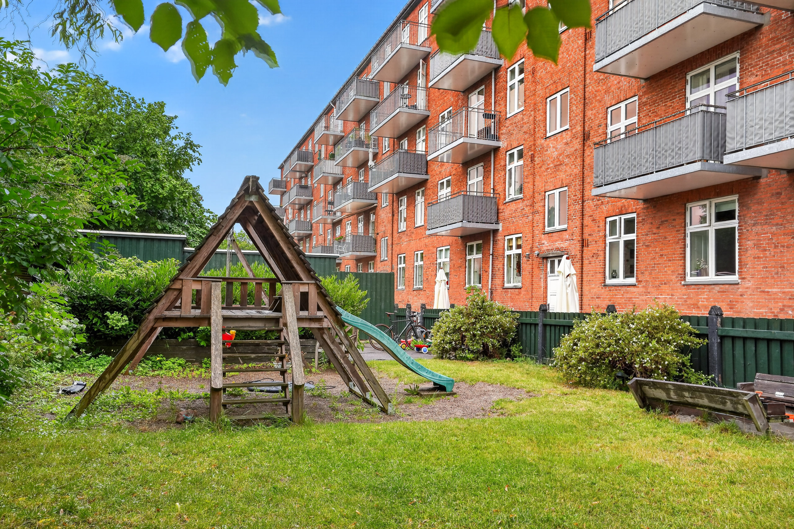 Fremhævet ejendommen billede i fuldskærmstilstand. Billede af Finsensvej 73, 3. tv., 2000 Frederiksberg