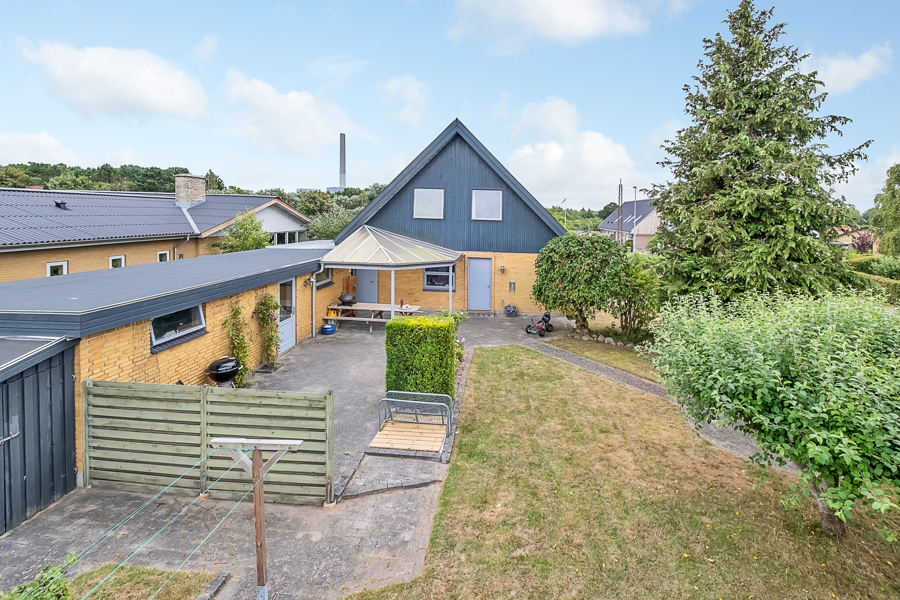 Fremhævet bag facade billede i fuldskærmstilstand. Billede af Præstekravevej 5, Studstrup, 8541 Skødstrup