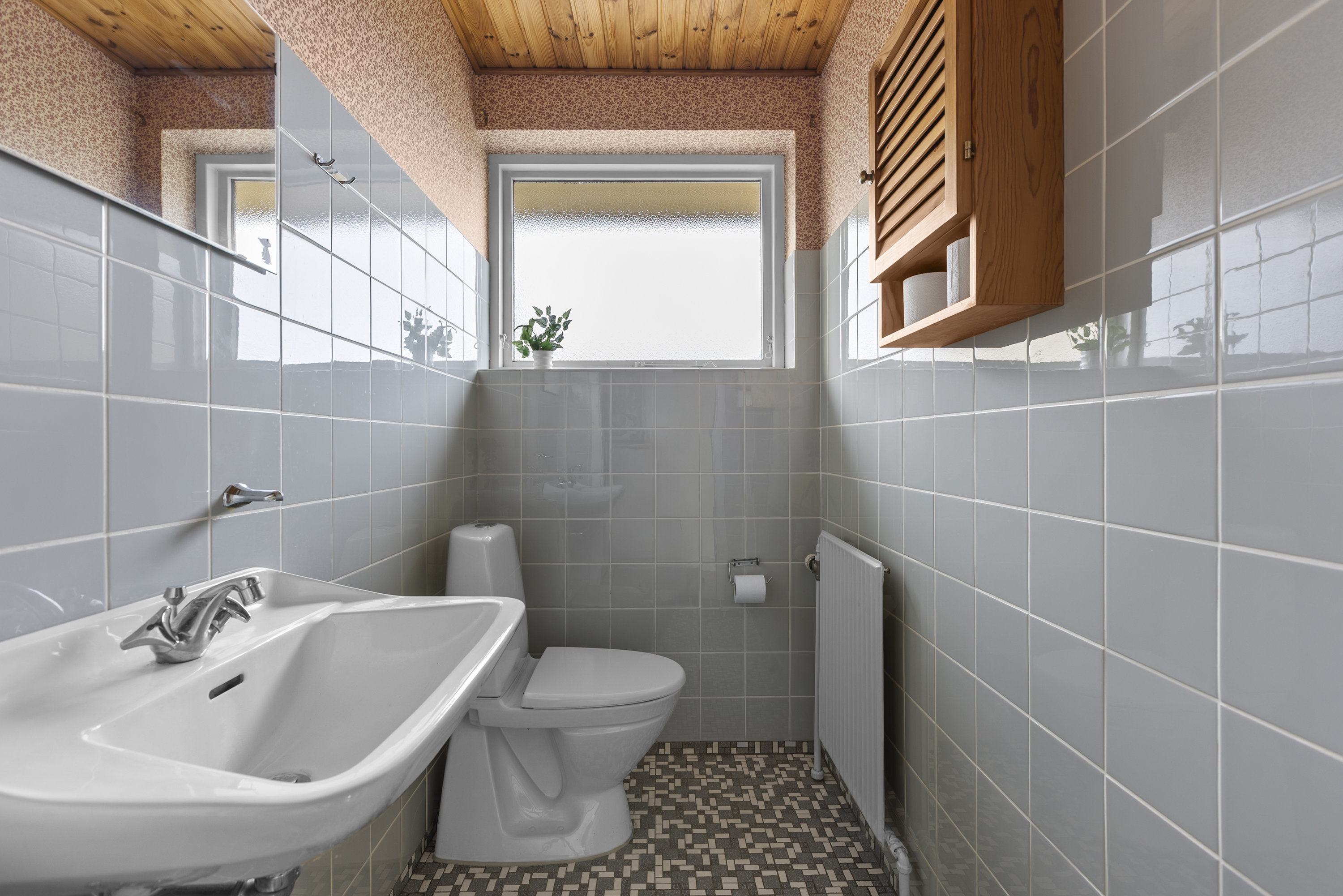 Fremhævet toilet billede i fuldskærmstilstand. Billede af Skovager 35, Gevninge, 4000 Roskilde