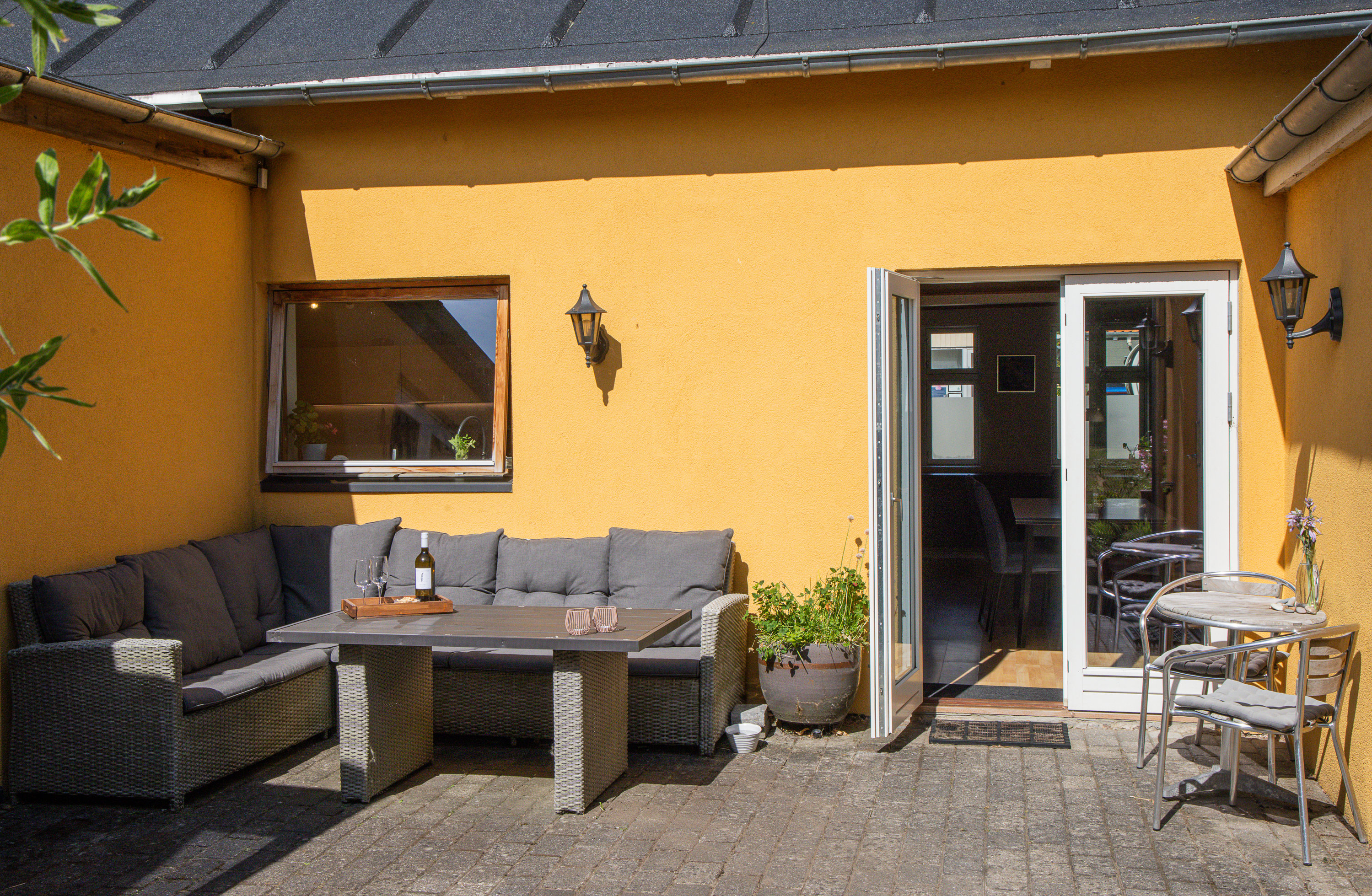 Fremhævet terrasse billede i fuldskærmstilstand. Billede af Ryesgade 19, Gl. Rye, 8680 Ry