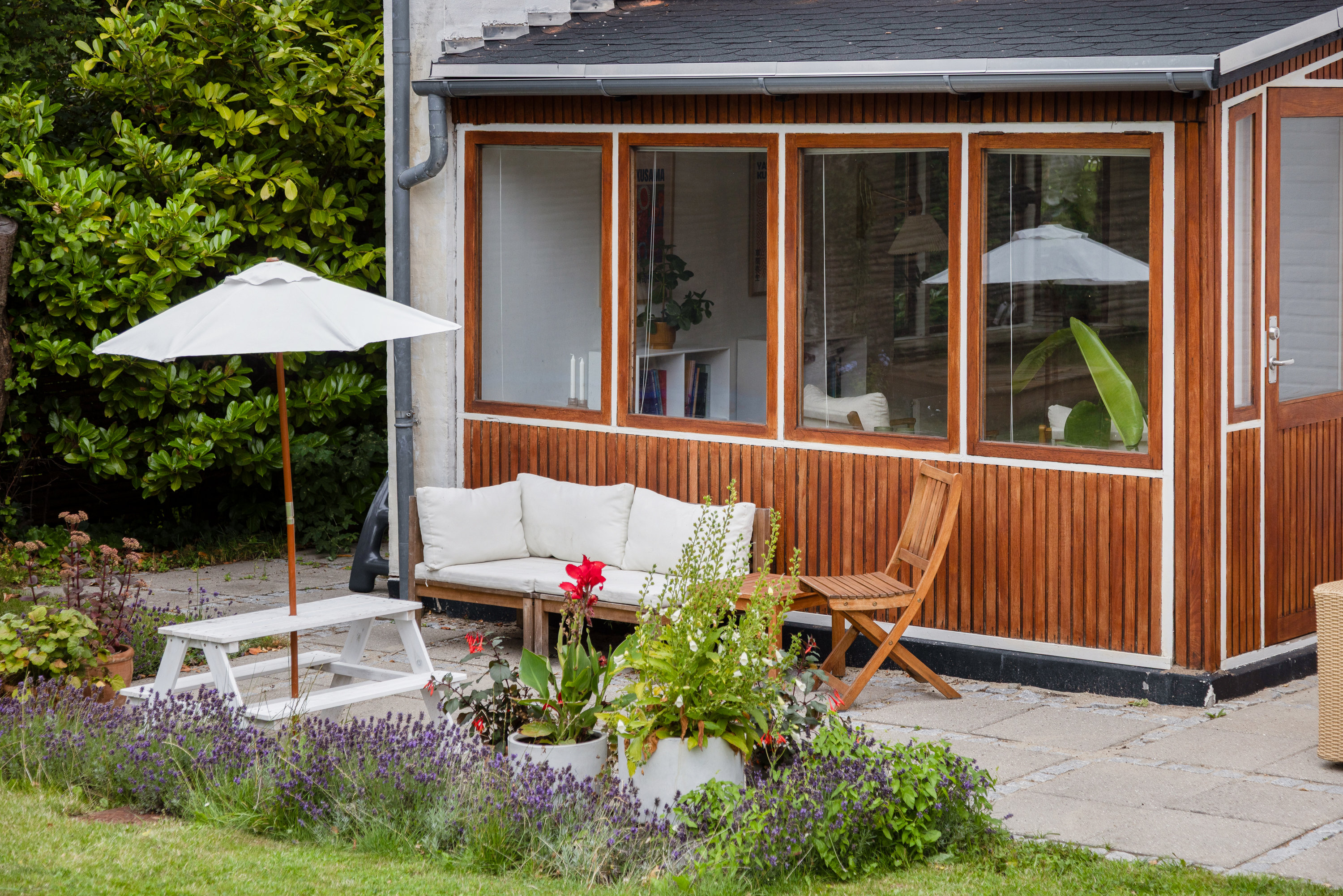Fremhævet terrasse billede i fuldskærmstilstand. Billede af Møllevej 4, 2750 Ballerup