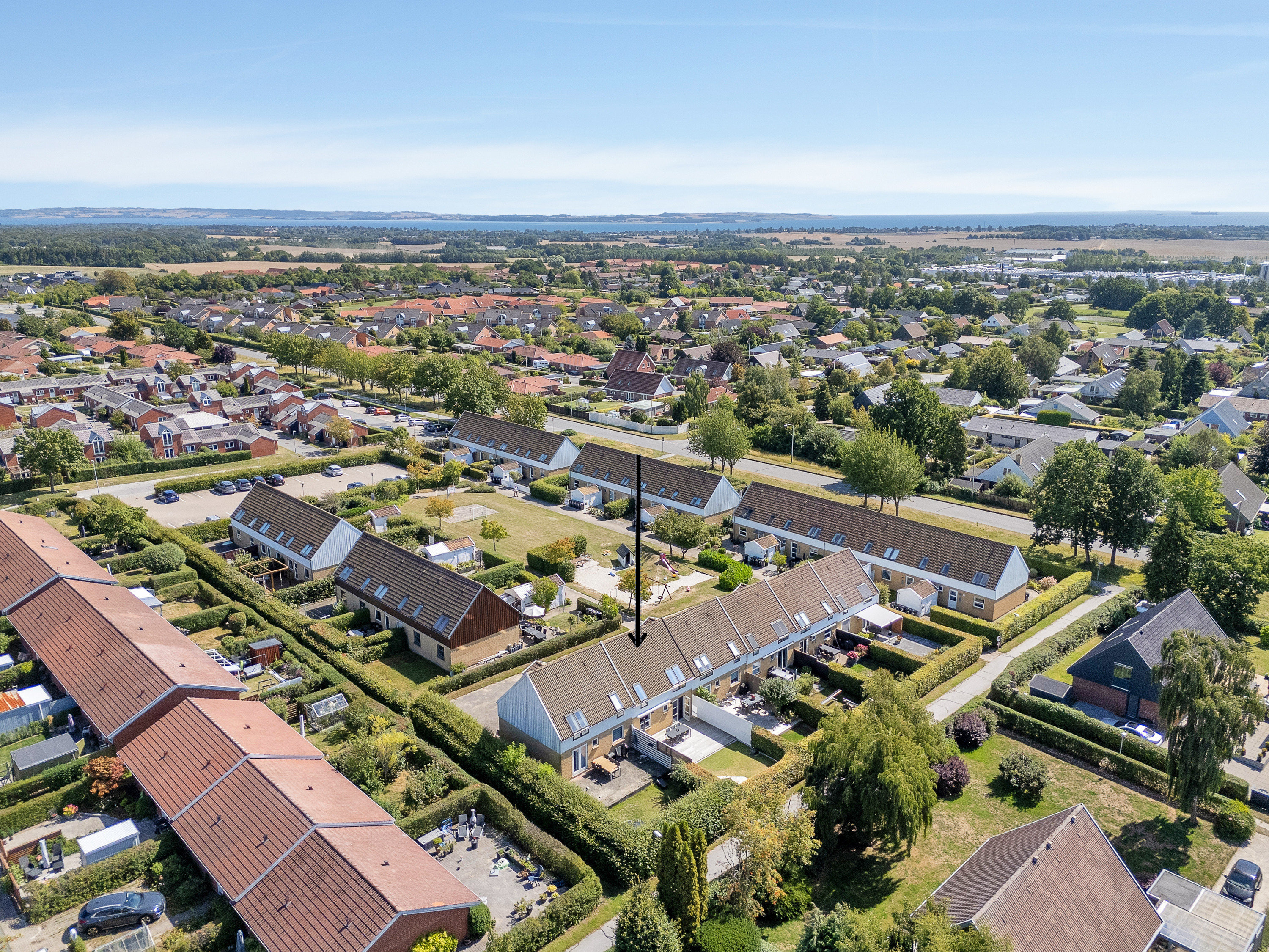 Fremhævet luftfoto billede i fuldskærmstilstand. Billede af Solbærhaven 35, 8520 Lystrup