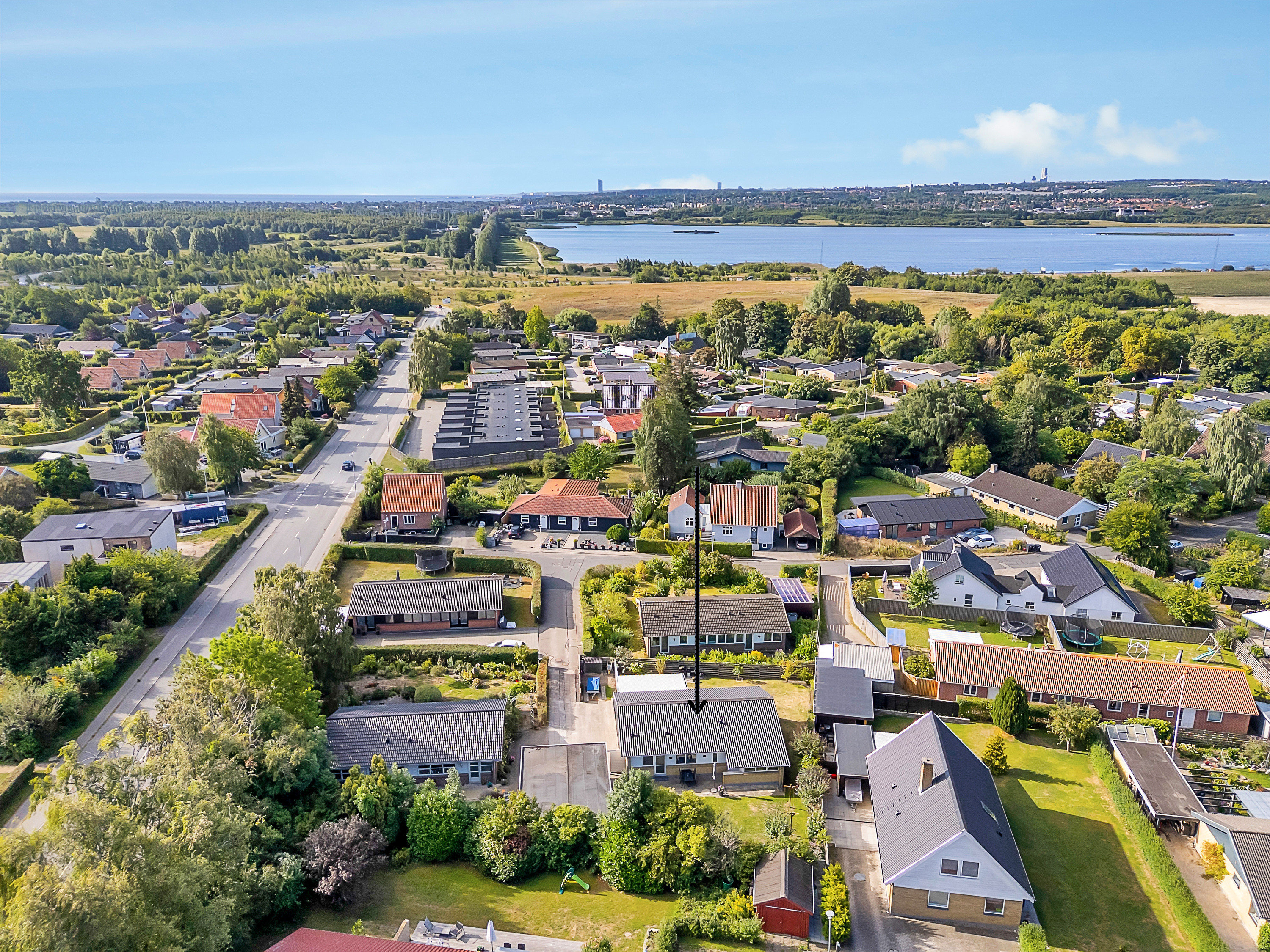 Fremhævet luftfoto billede i fuldskærmstilstand. Billede af Dannevang 6, 8520 Lystrup