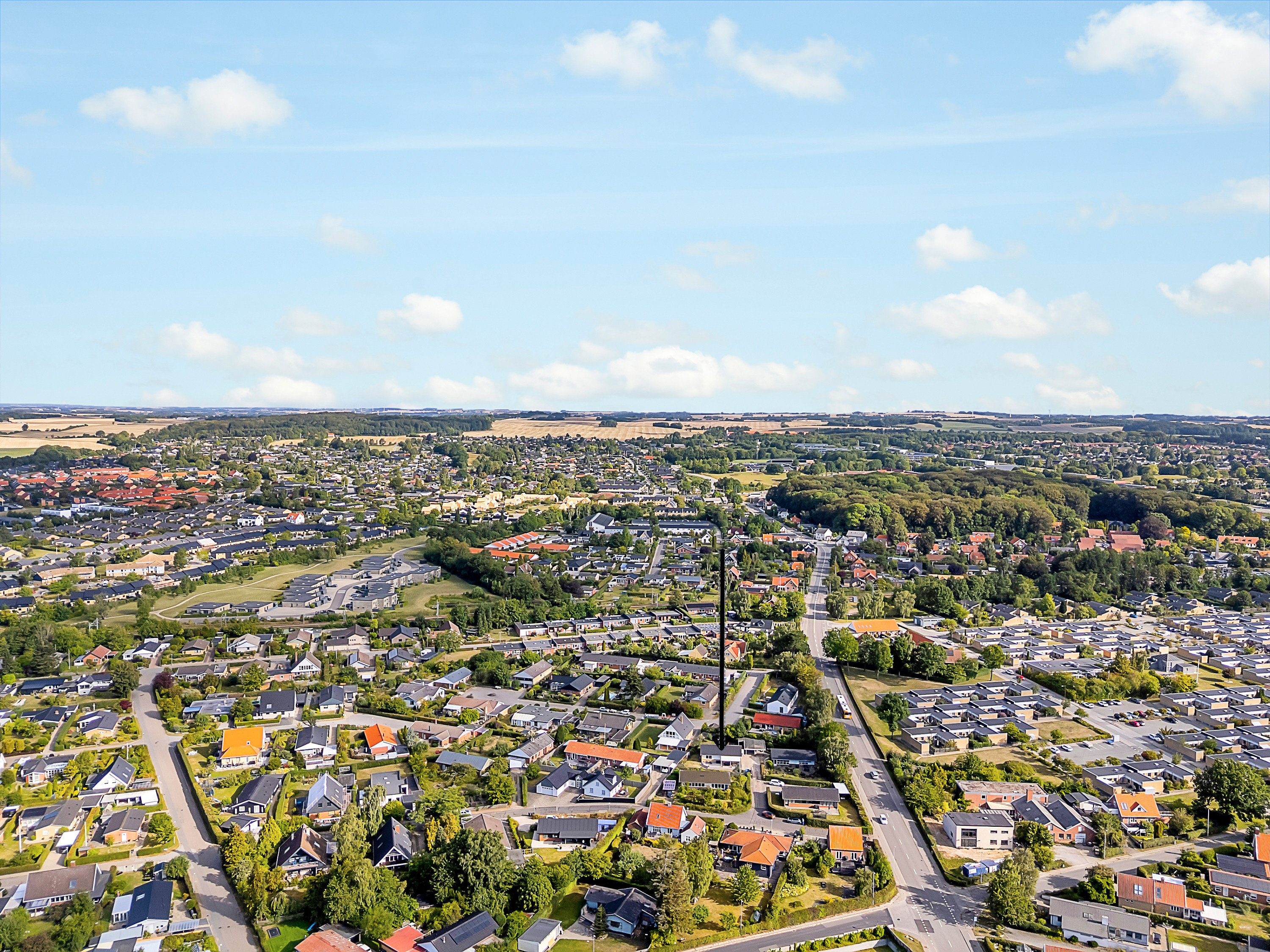 Fremhævet luftfoto billede i fuldskærmstilstand. Billede af Dannevang 6, 8520 Lystrup