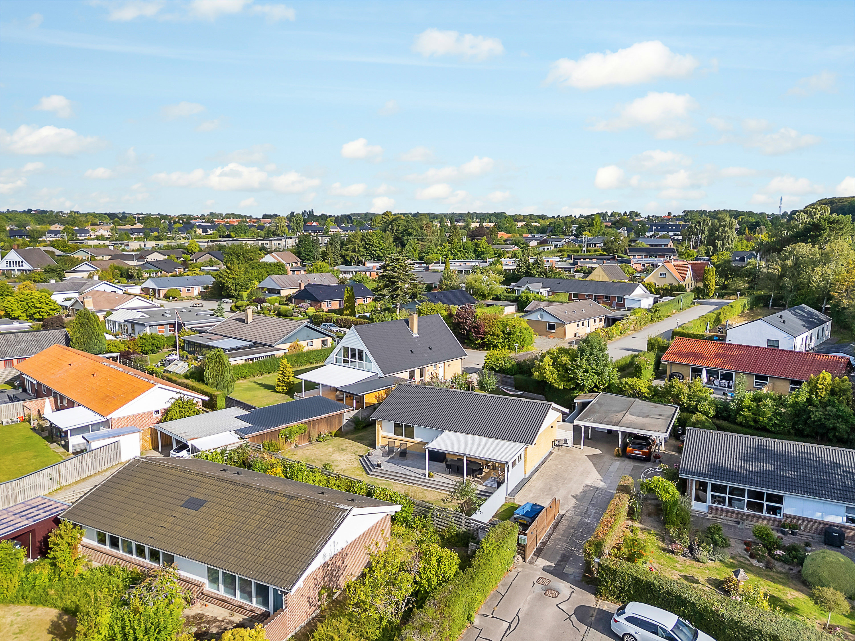 Fremhævet luftfoto billede i fuldskærmstilstand. Billede af Dannevang 6, 8520 Lystrup