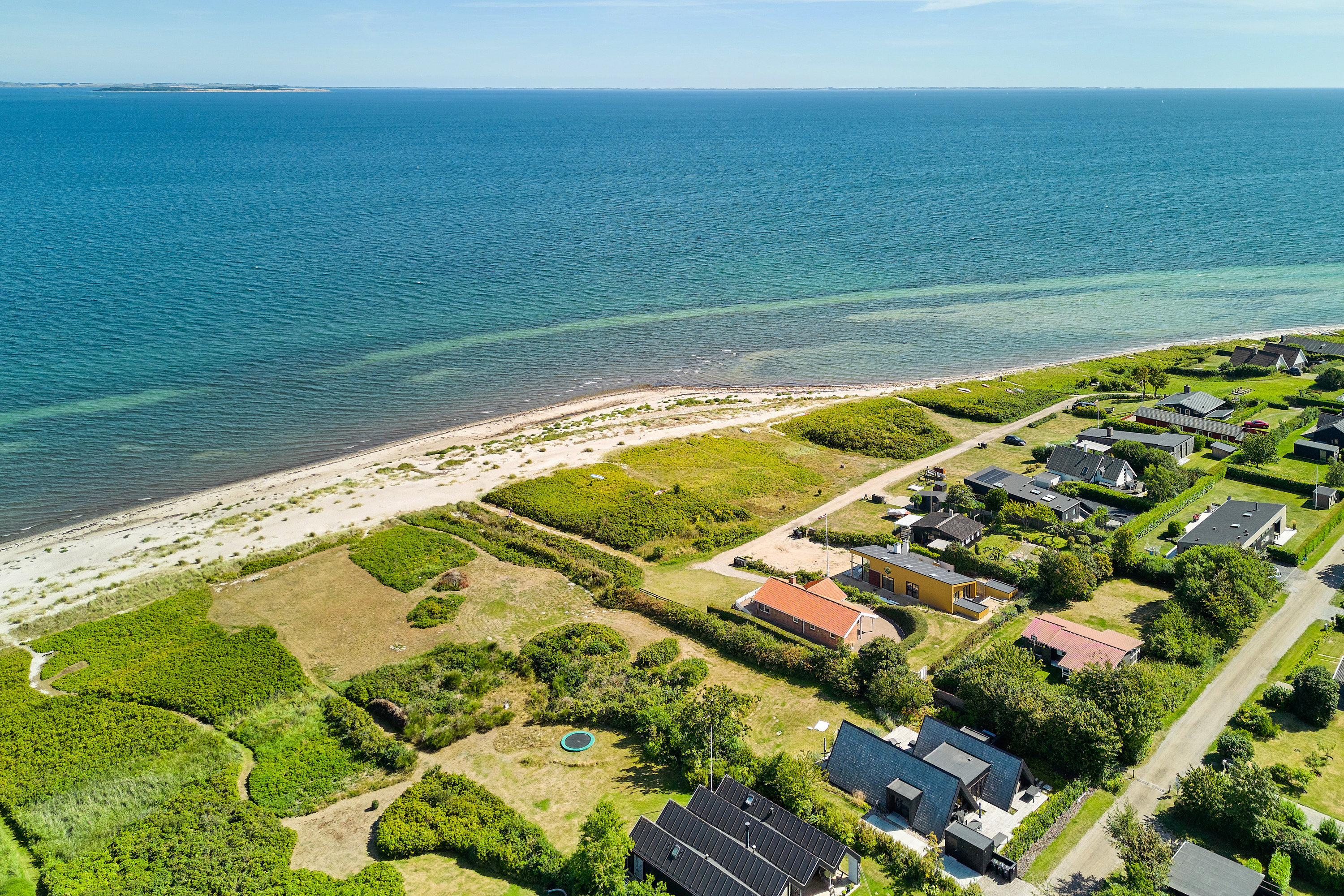 Fremhævet andet billede i fuldskærmstilstand. Billede af Engagervej 86, Dyngby Strand, 8300 Odder