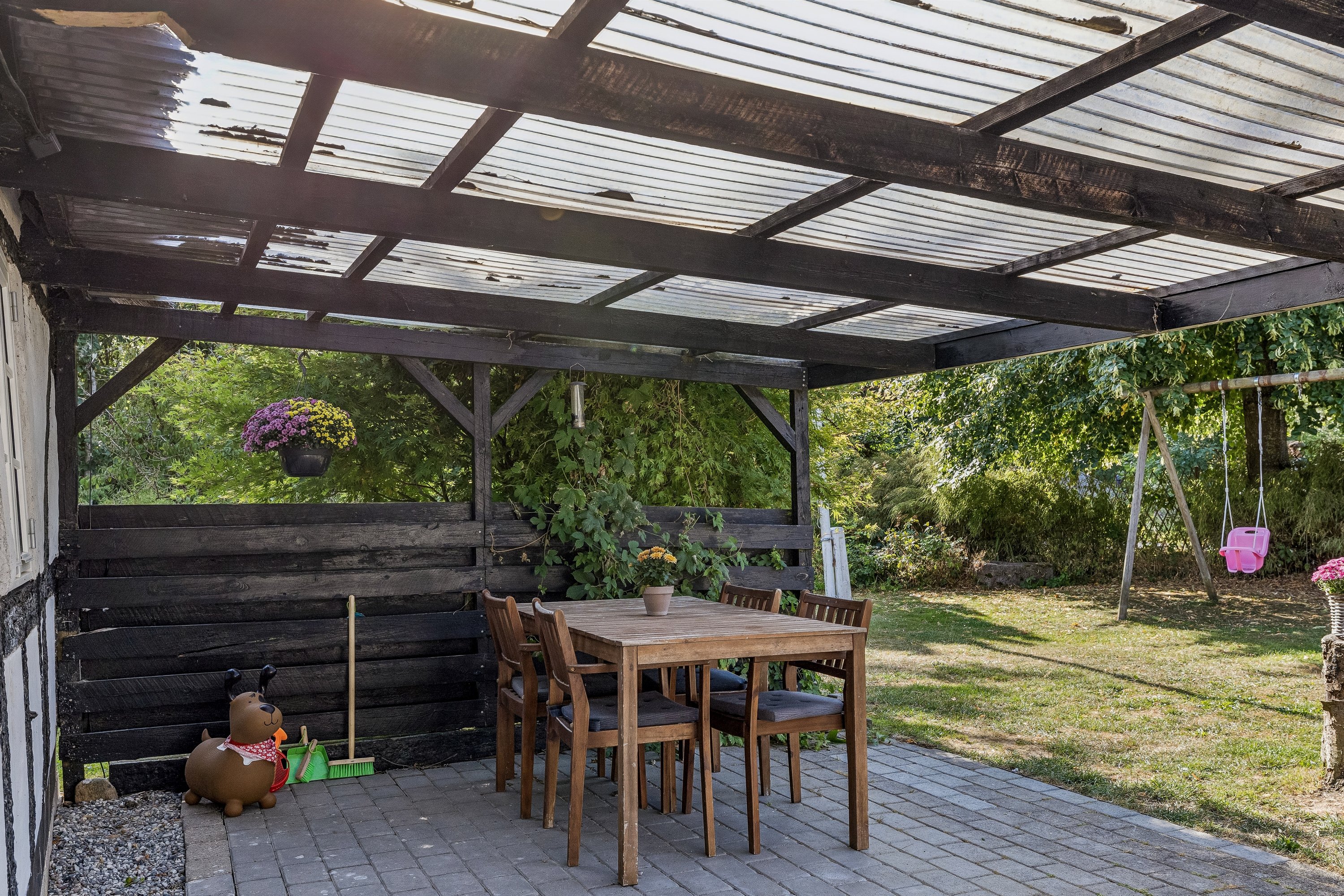 Fremhævet terrasse billede i fuldskærmstilstand. Billede af Munkerodgyden 19B, Ejlstrup, 5200 Odense V