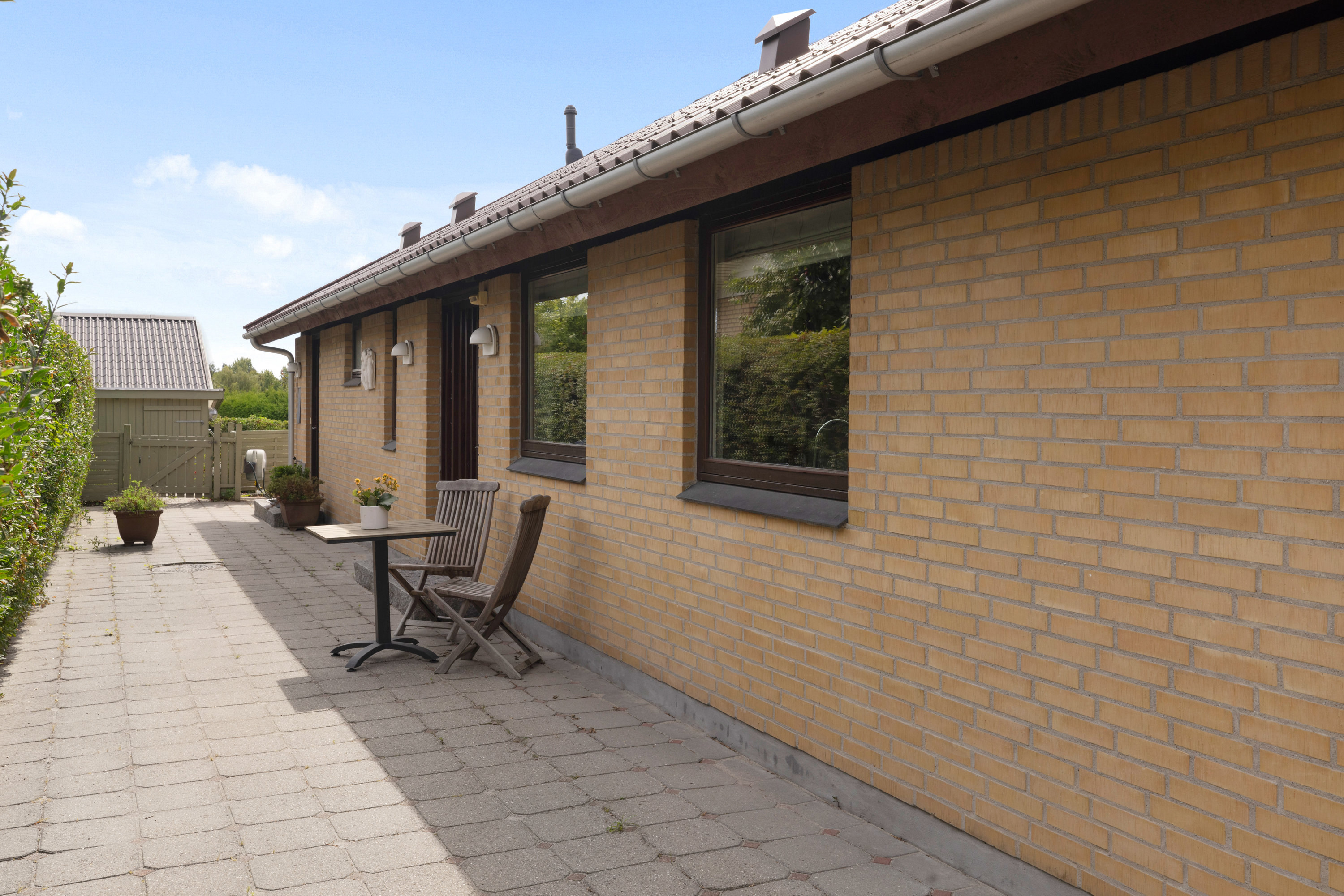 Fremhævet facade billede i fuldskærmstilstand. Billede af Sommerbuen 13, 2750 Ballerup