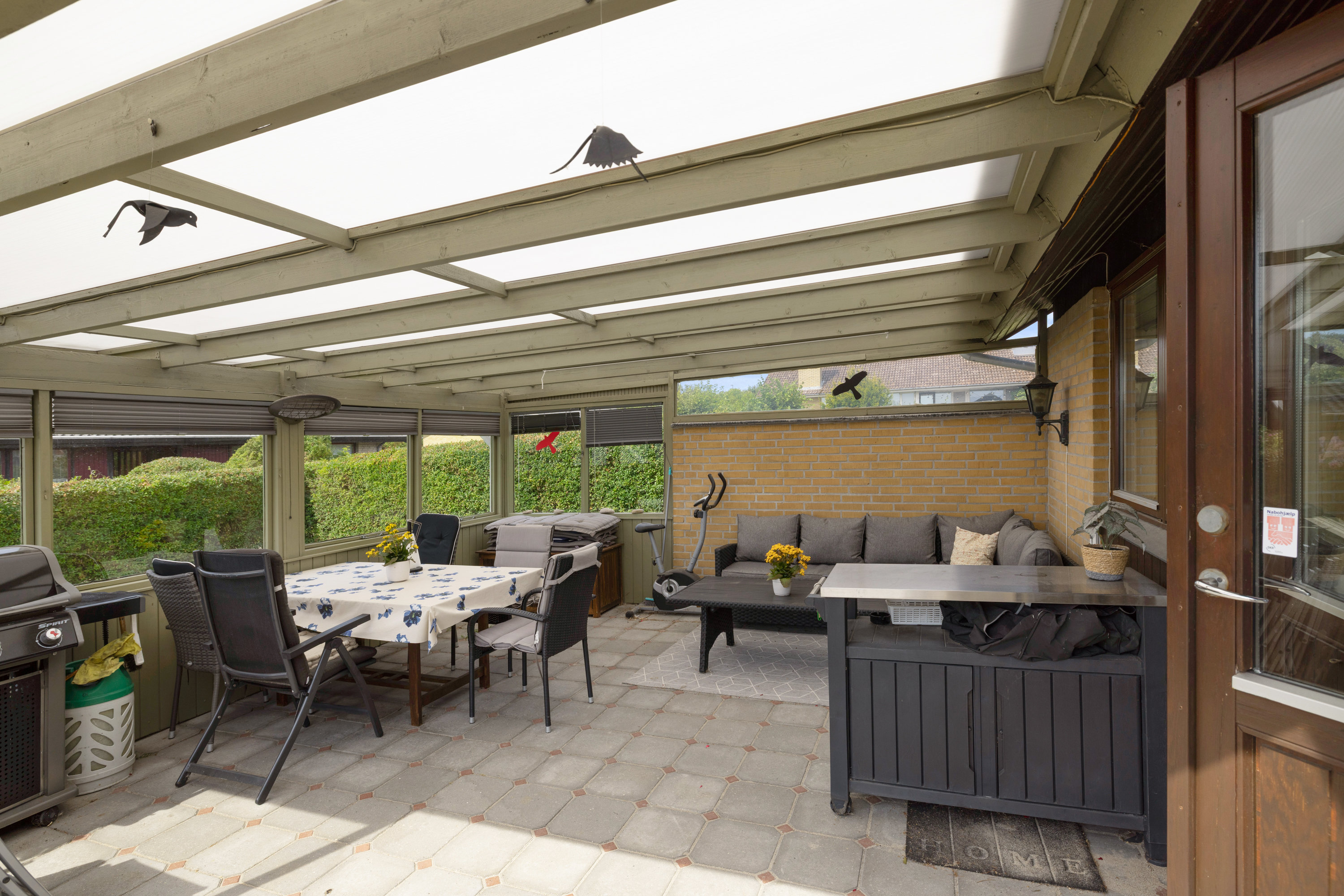 Fremhævet overdækket terrasse billede i fuldskærmstilstand. Billede af Sommerbuen 13, 2750 Ballerup