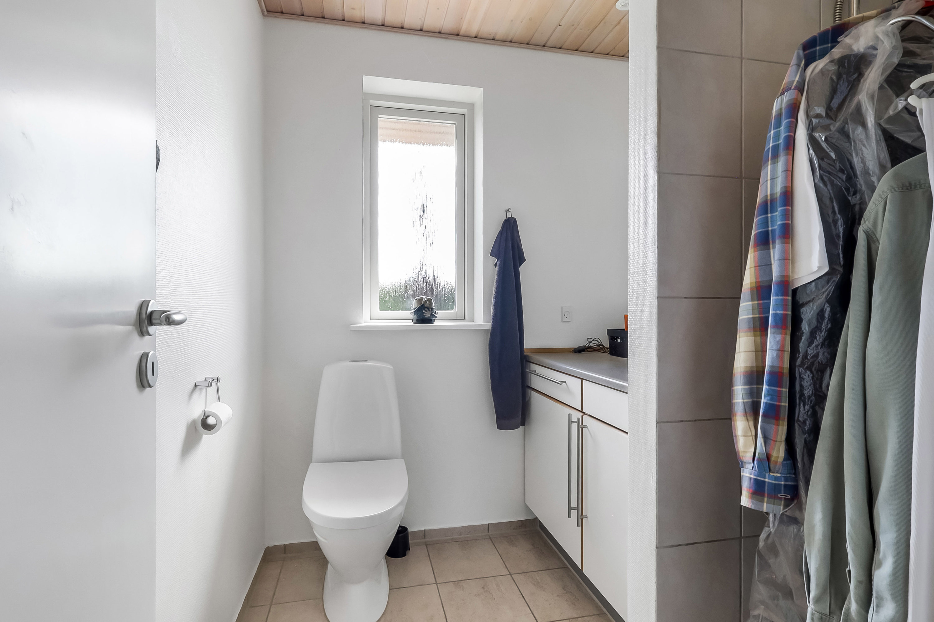 Fremhævet toilet billede i fuldskærmstilstand. Billede af Krebsen 72, 5700 Svendborg