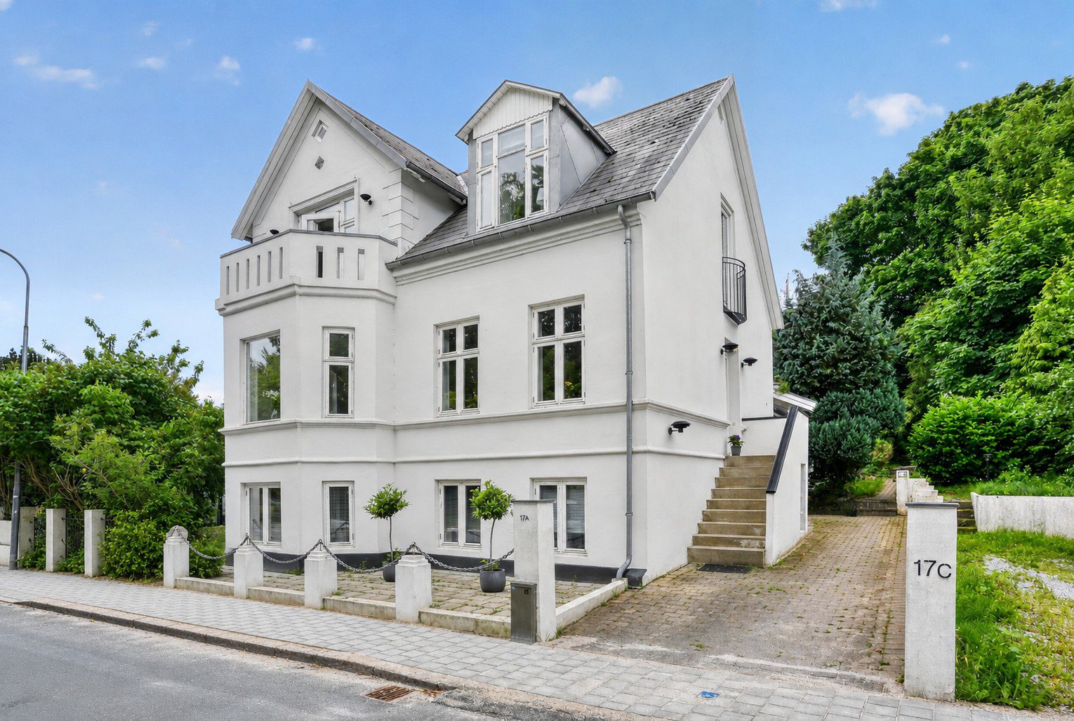Villa: Ejendommen på Marienlyst Alle 17A, 3000 Helsingør