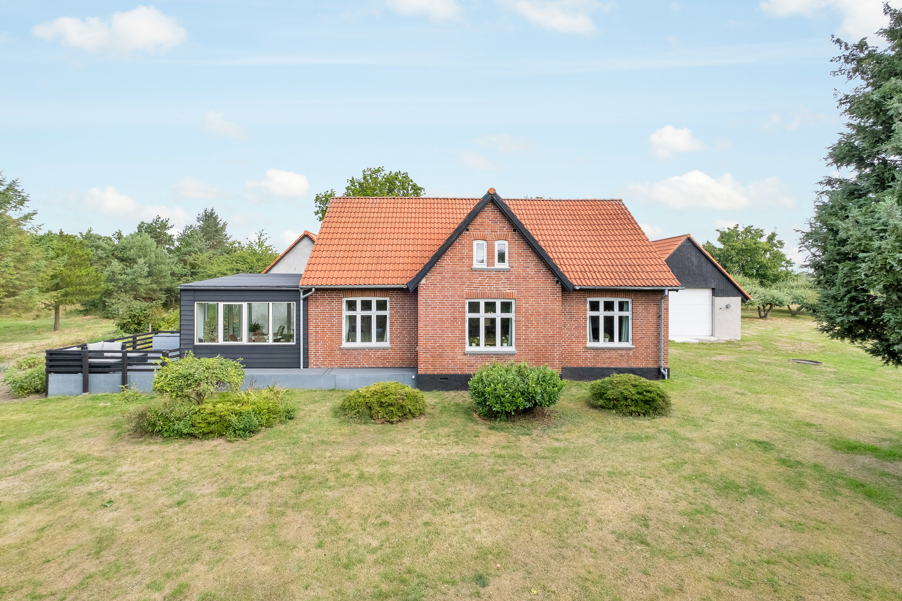 Miniaturebillede 1: facade. Billede af Hovmarken 16, 8520 Lystrup
