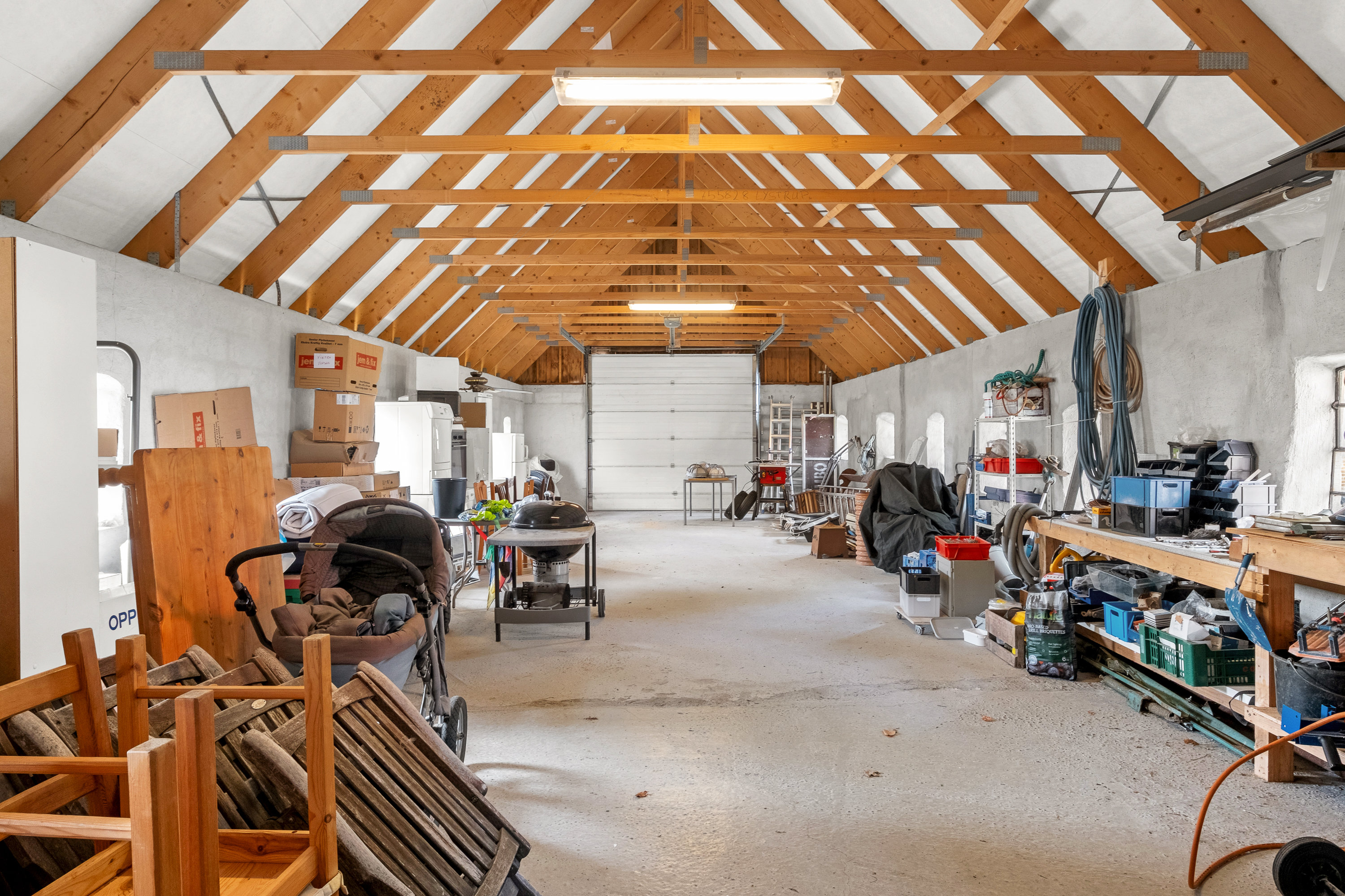Fremhævet garage billede i fuldskærmstilstand. Billede af Hovmarken 16, 8520 Lystrup